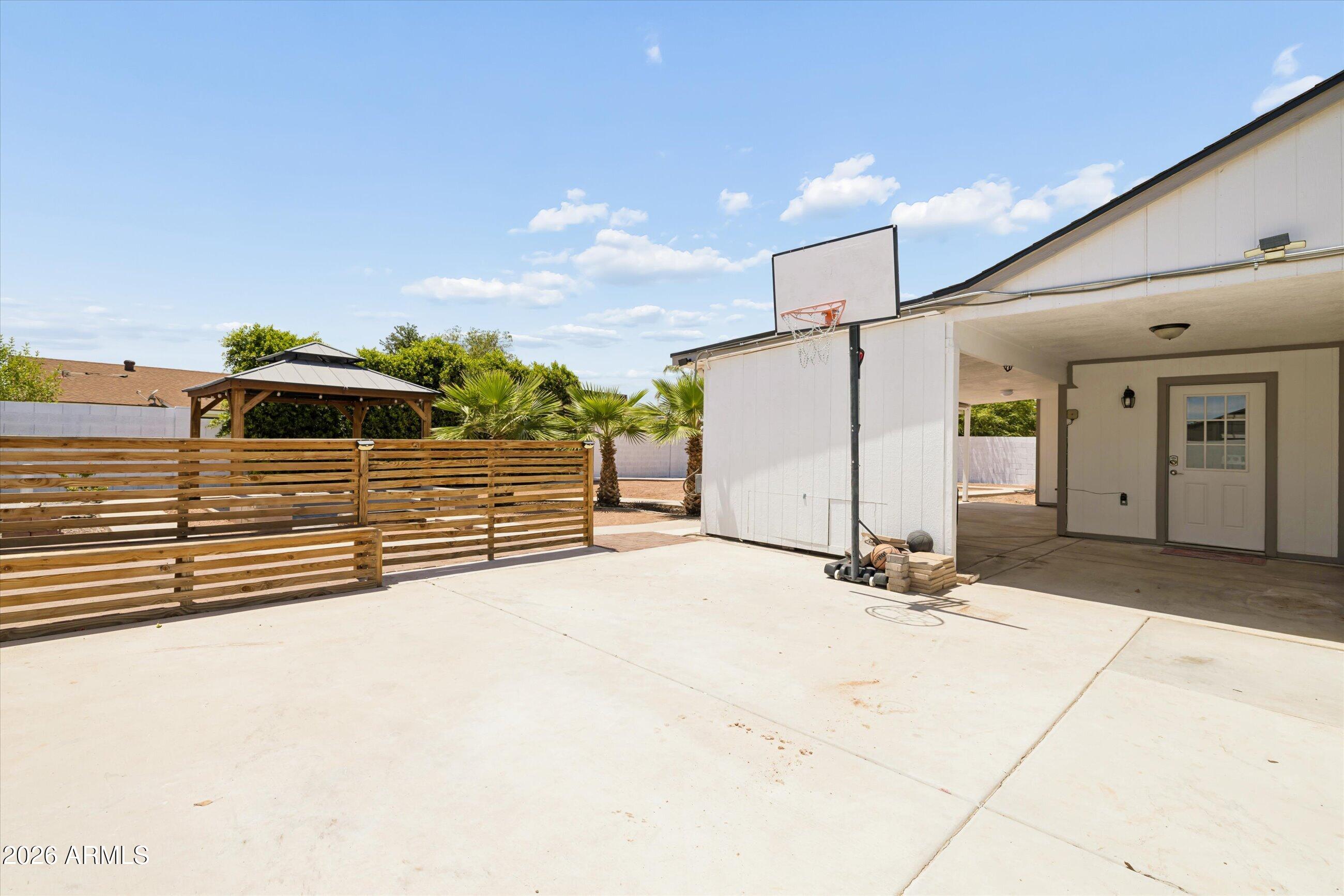 1414 N FRASER Drive