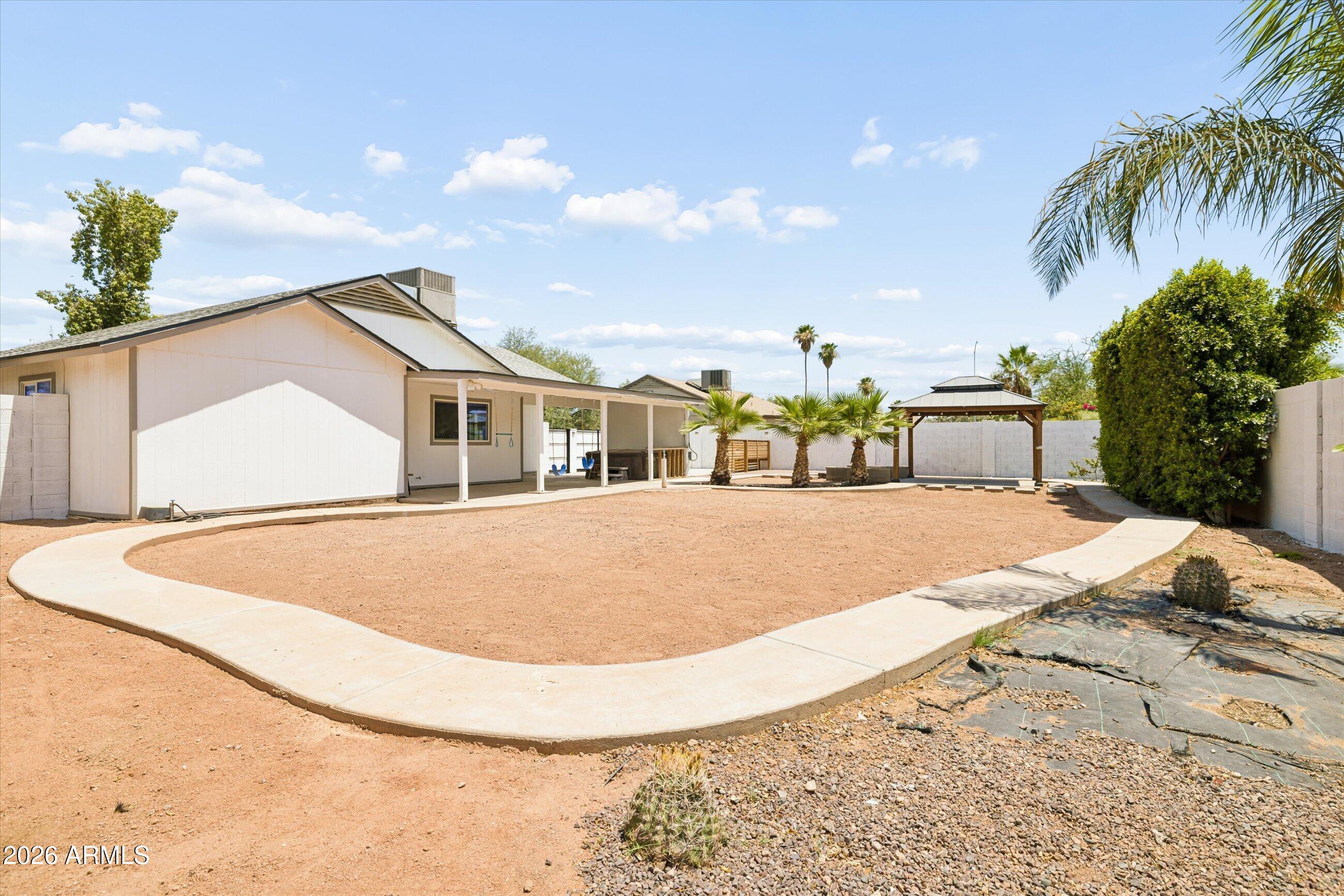 1414 N FRASER Drive