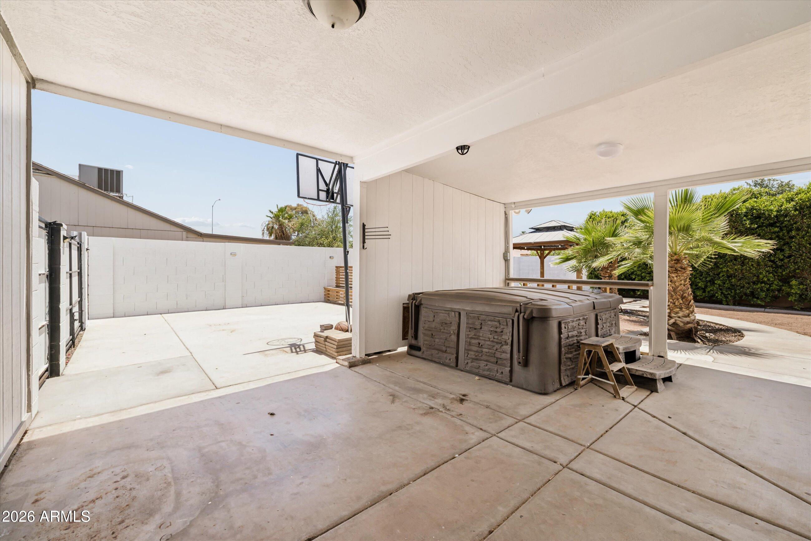 1414 N FRASER Drive