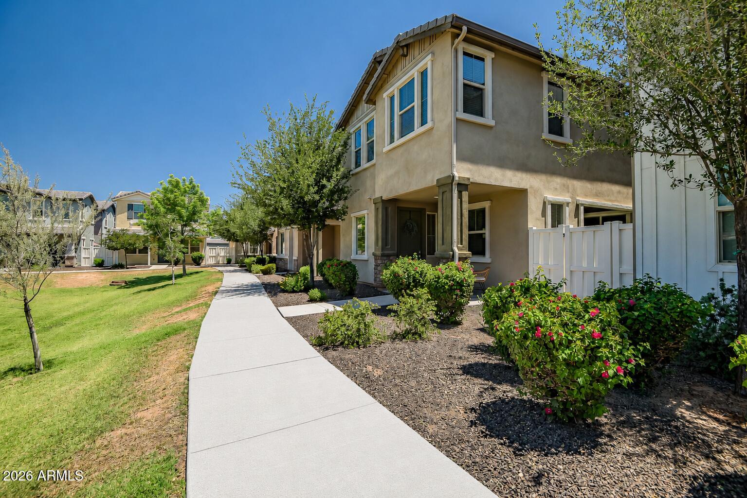 2252 S BASMATH Lane