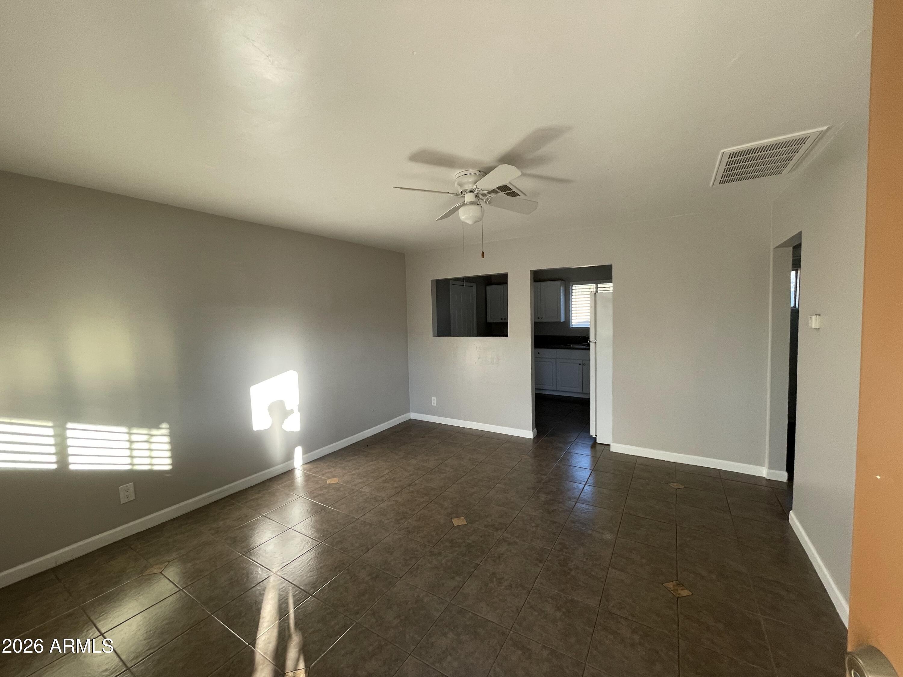 1328 W COCHISE Drive