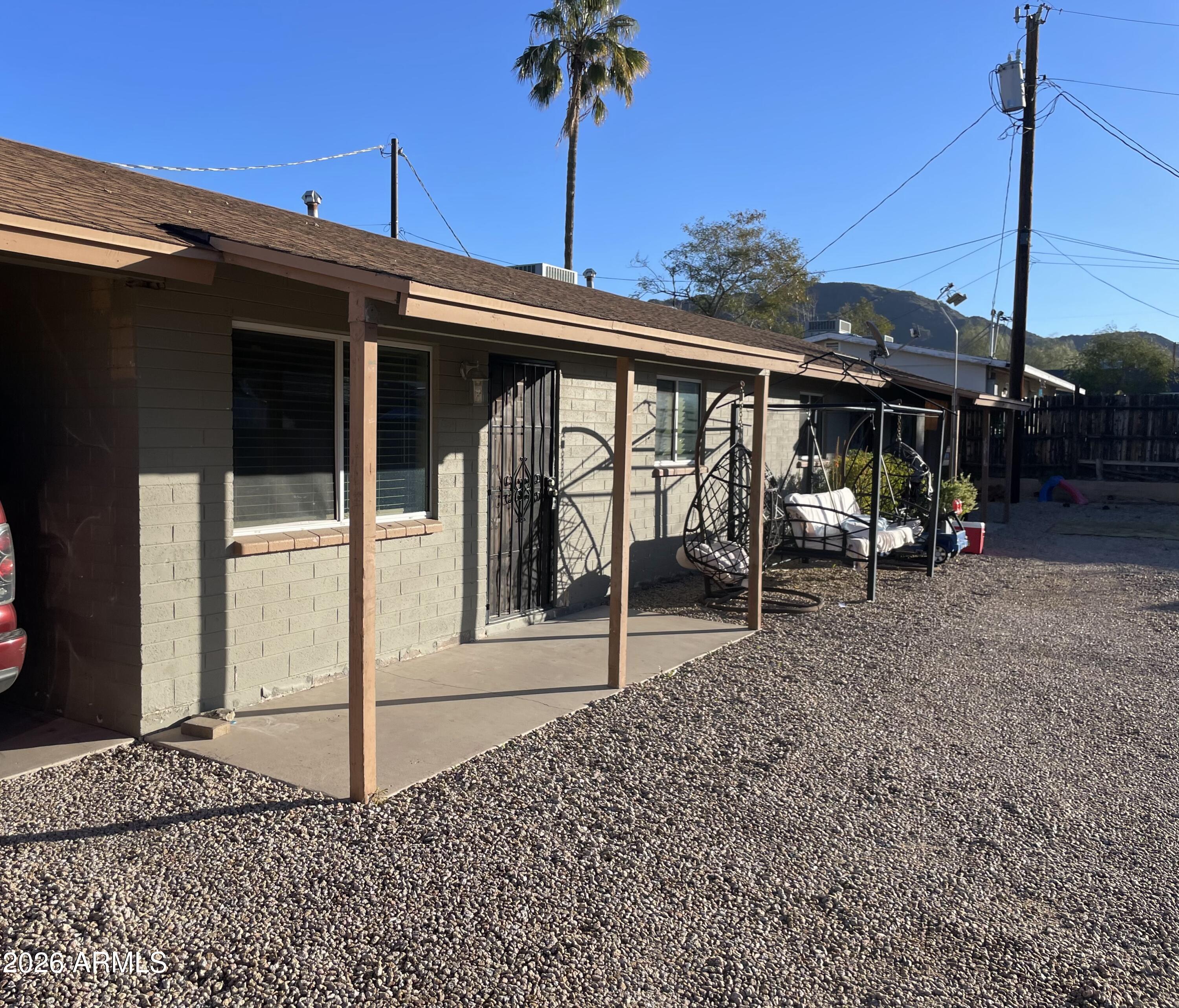 1328 W COCHISE Drive