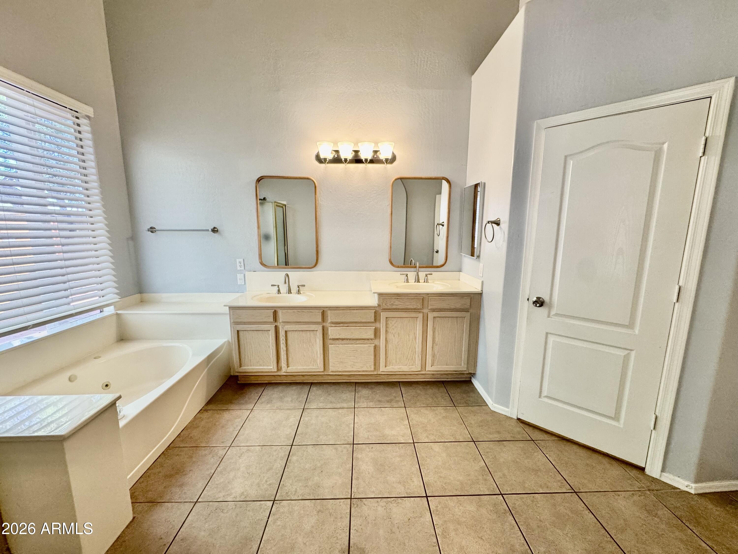 16401 N 39TH Place