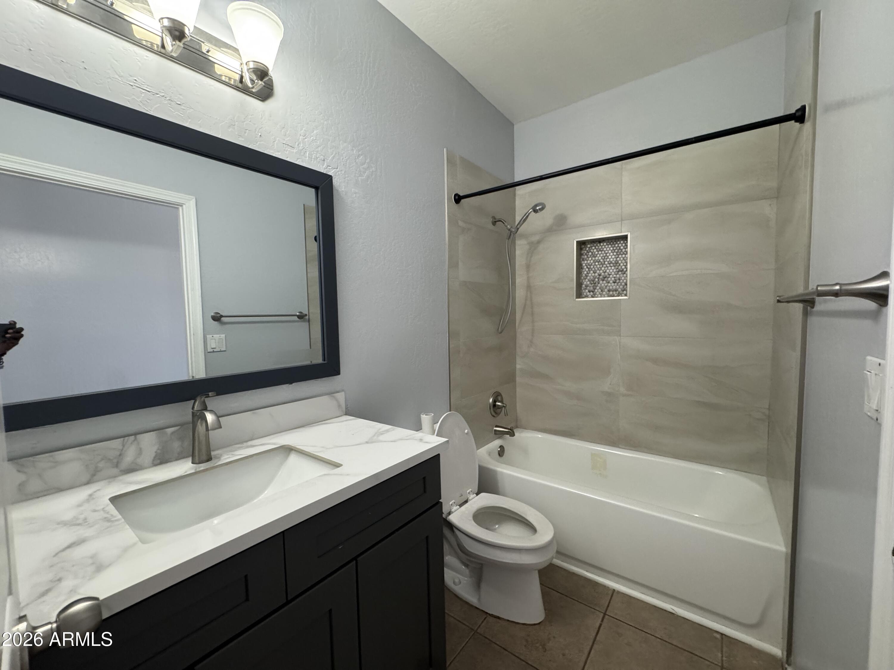 16401 N 39TH Place