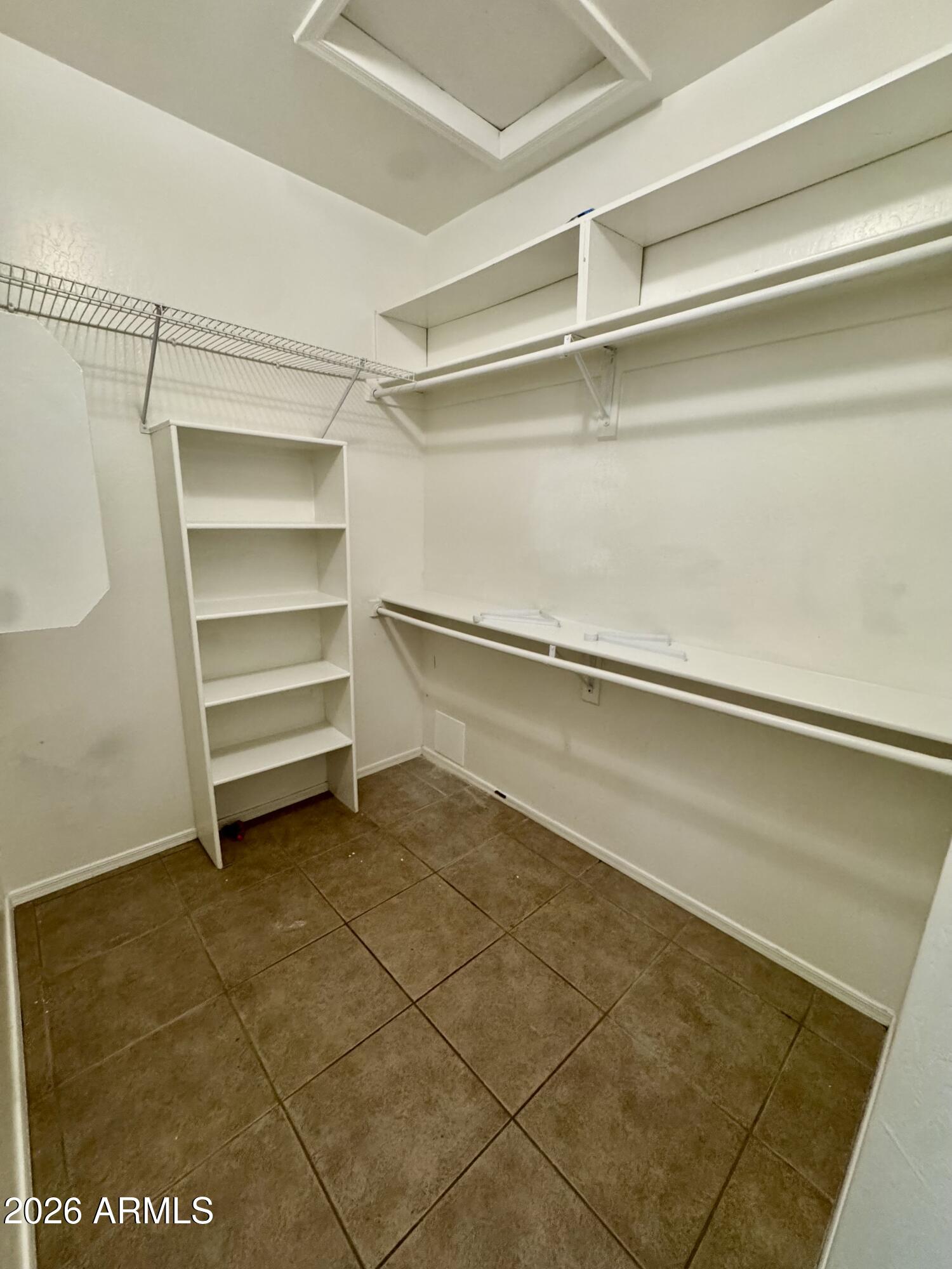 16401 N 39TH Place