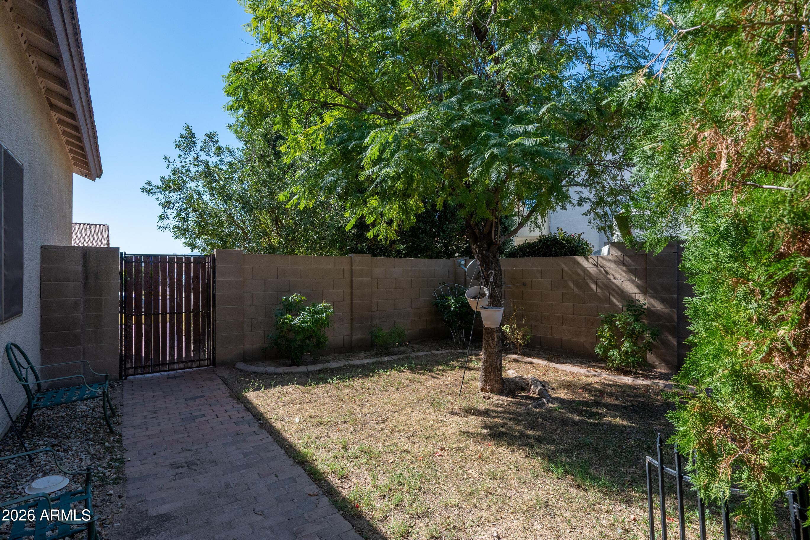 5010 W Gwen Street