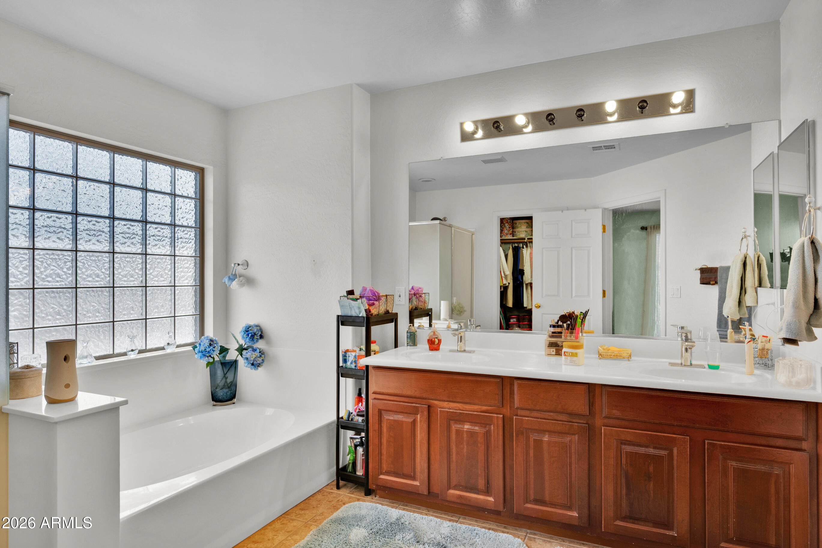 5010 W Gwen Street