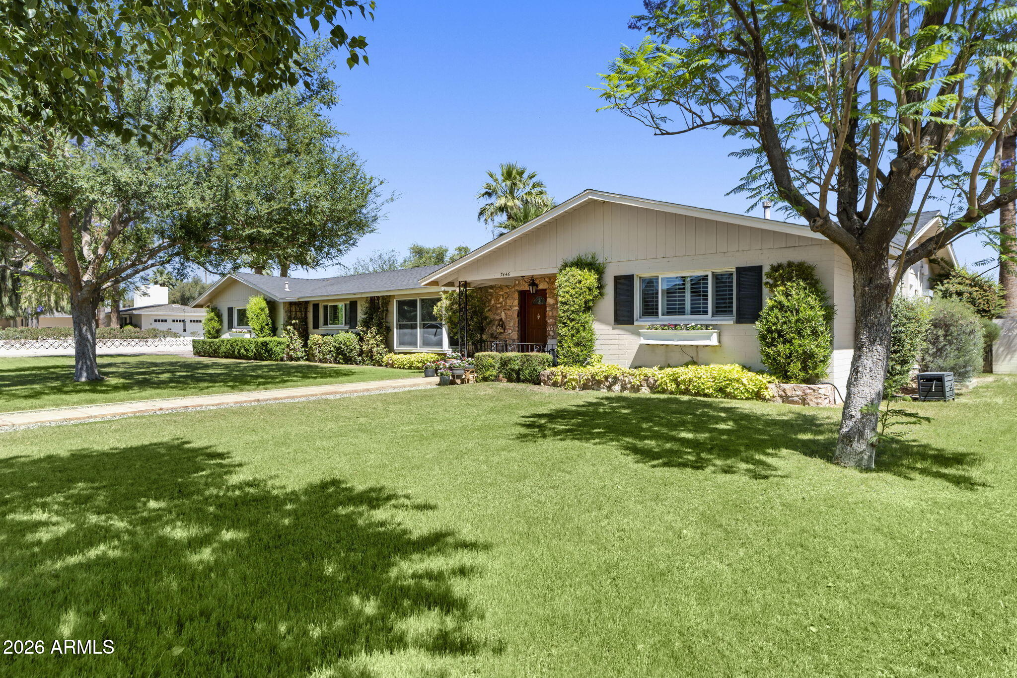 7446 E VISTA Drive