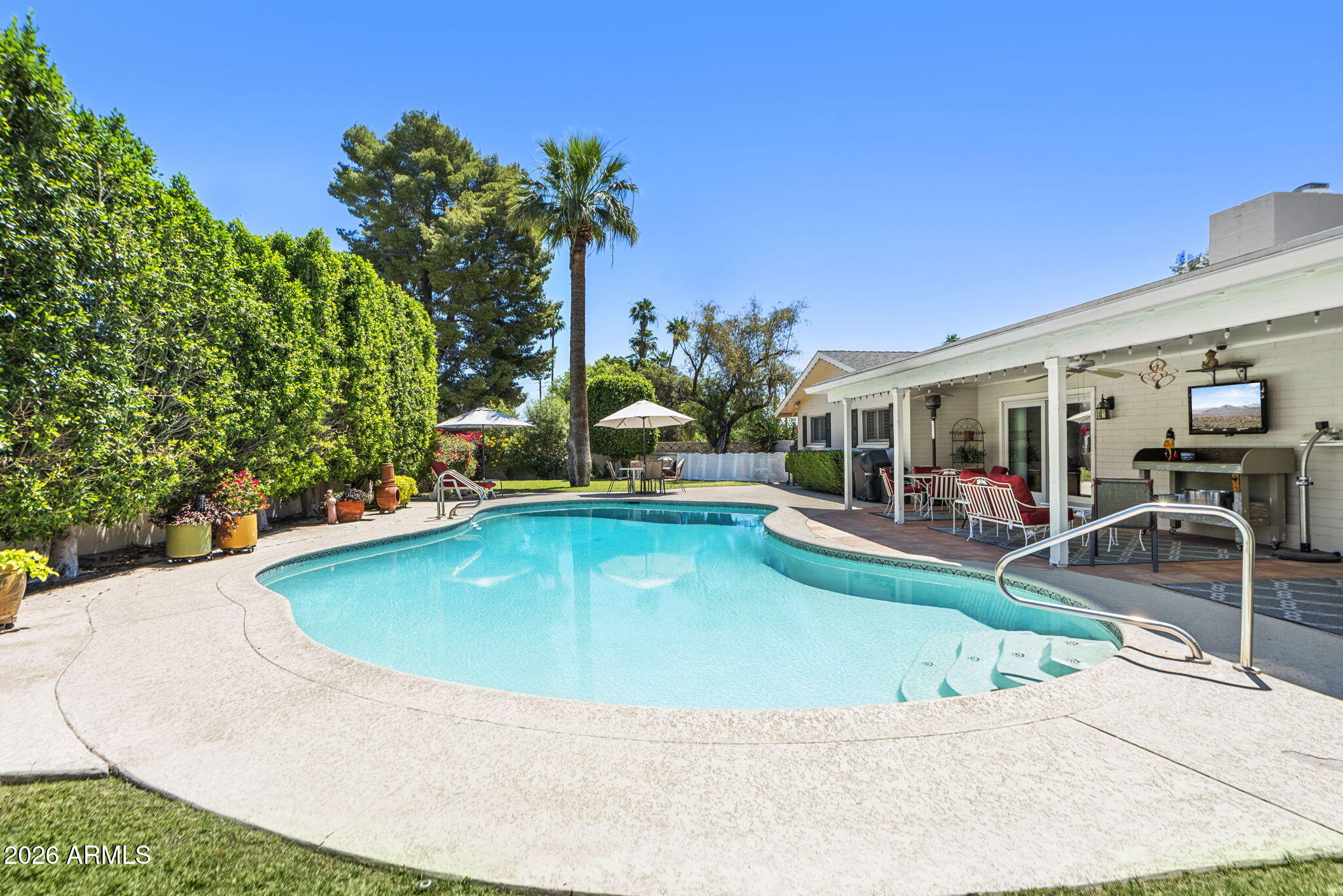 7446 E VISTA Drive