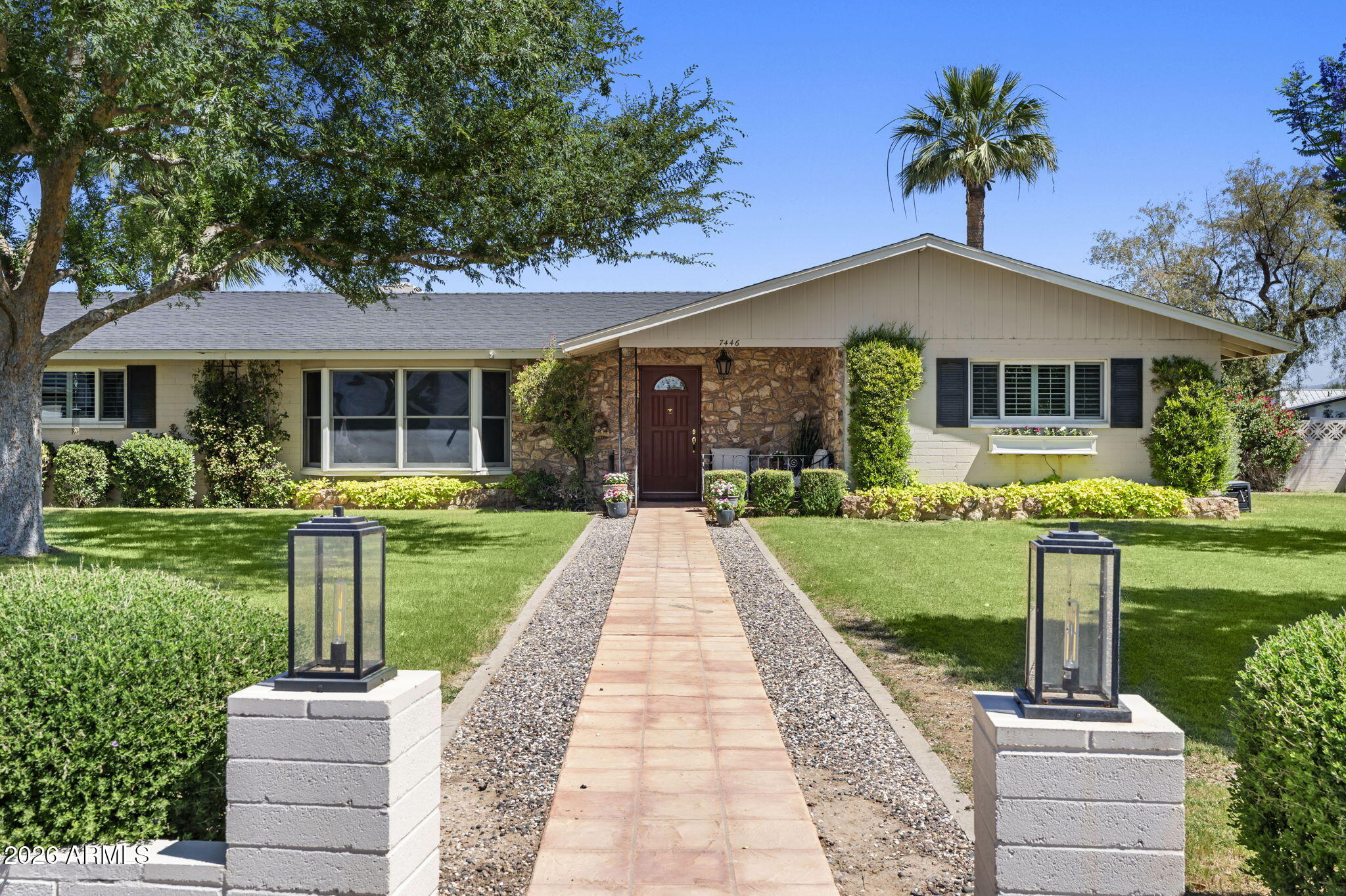 7446 E VISTA Drive
