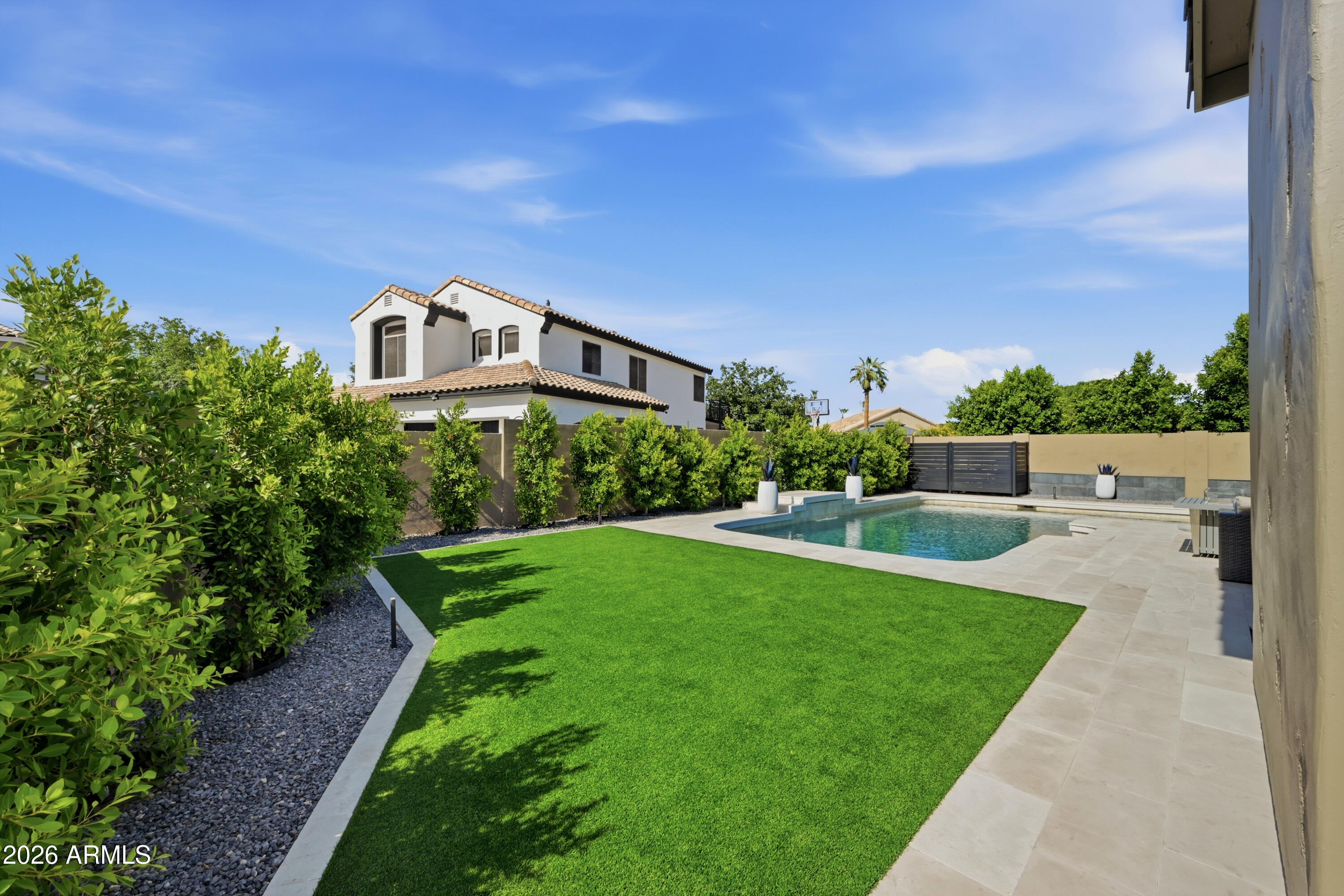 3360 W DEL RIO Street