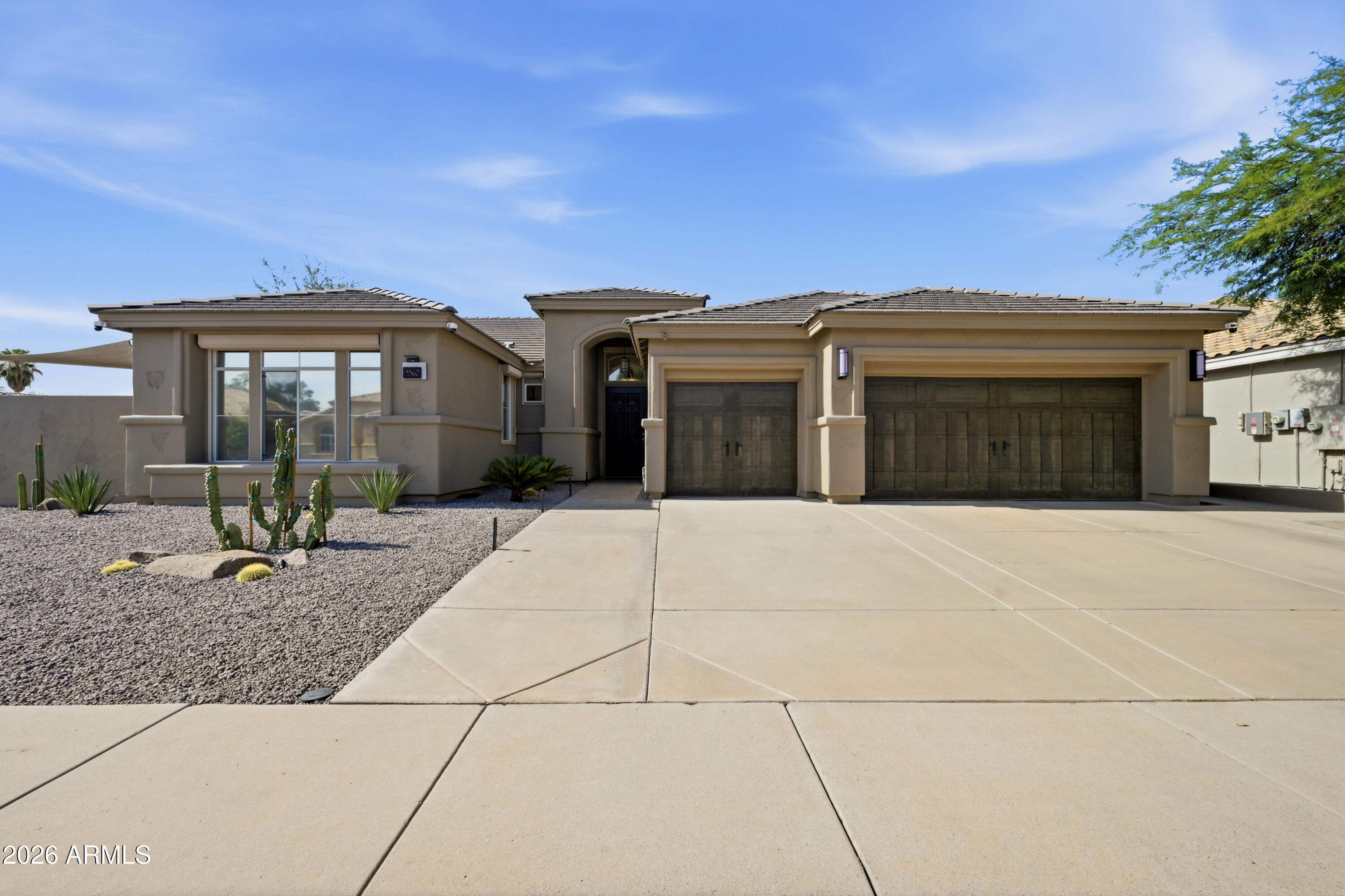 3360 W DEL RIO Street
