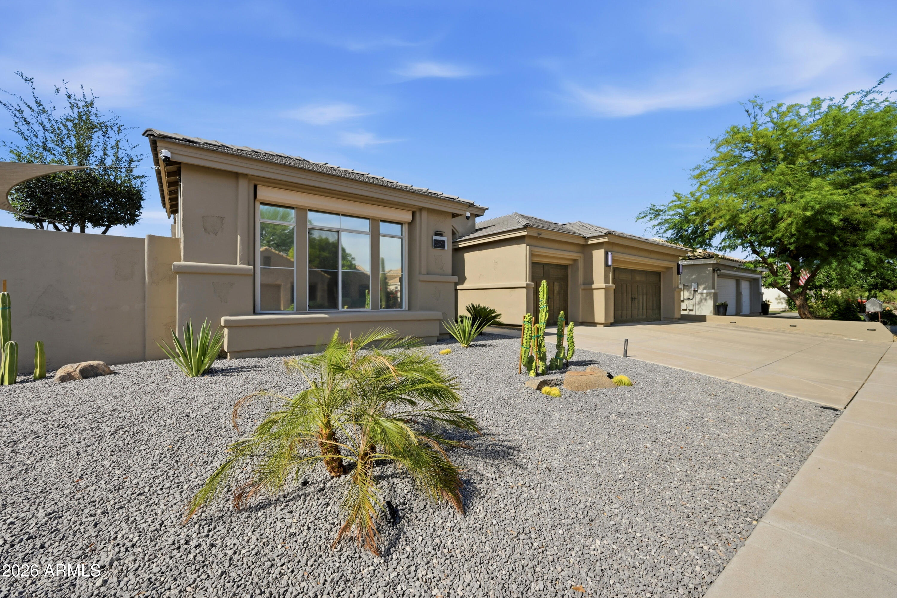 3360 W DEL RIO Street