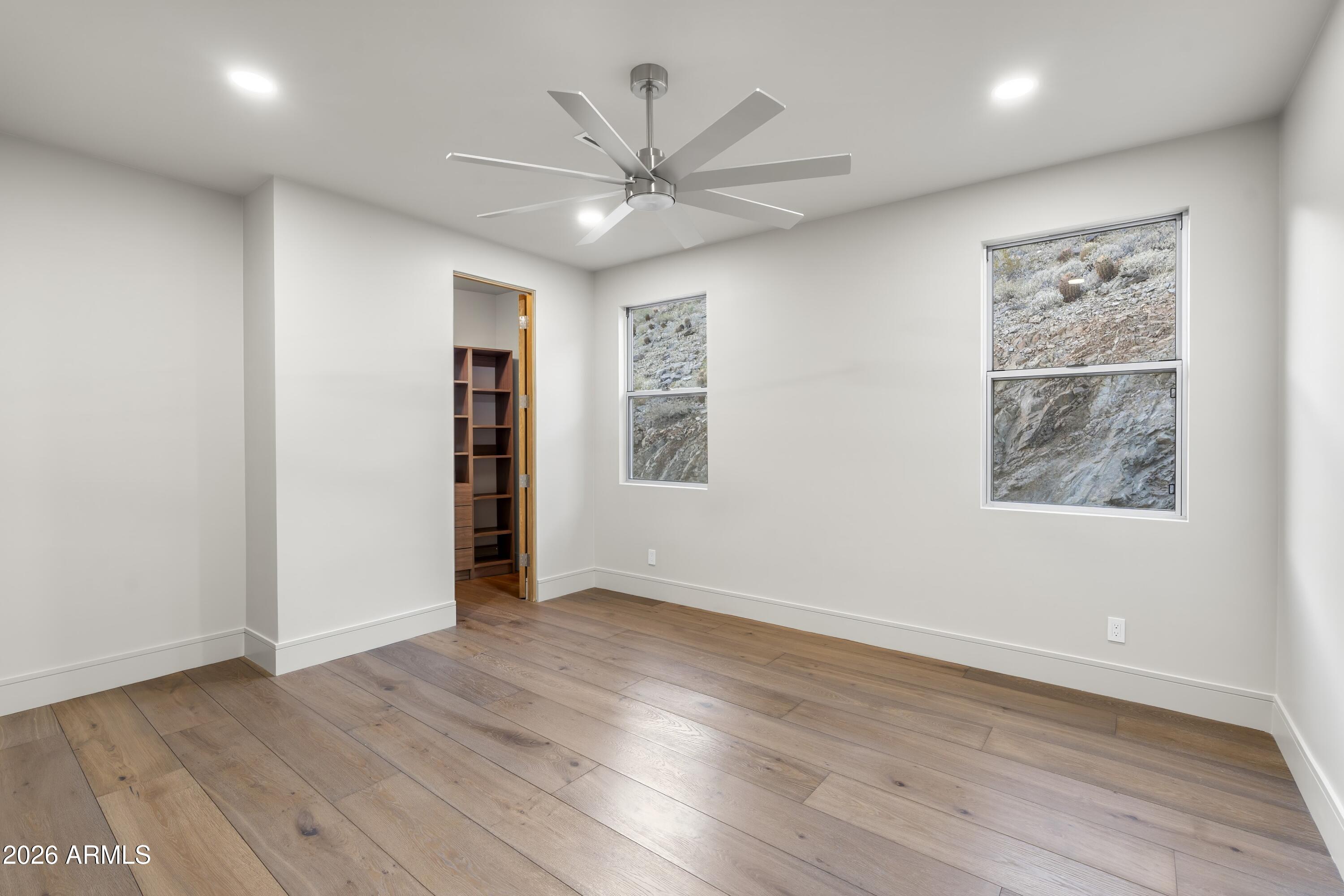 6800 N 39TH Place
