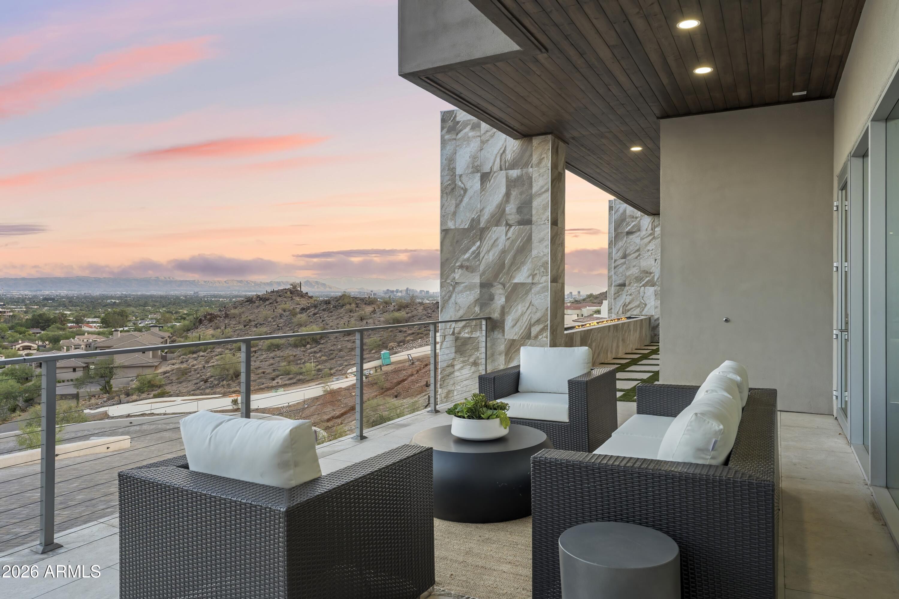 6800 N 39TH Place