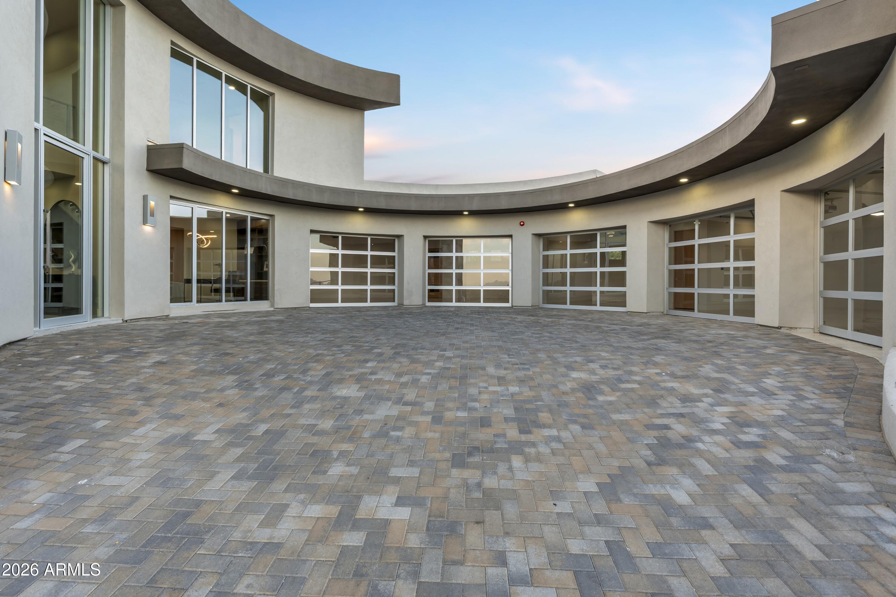 6800 N 39TH Place