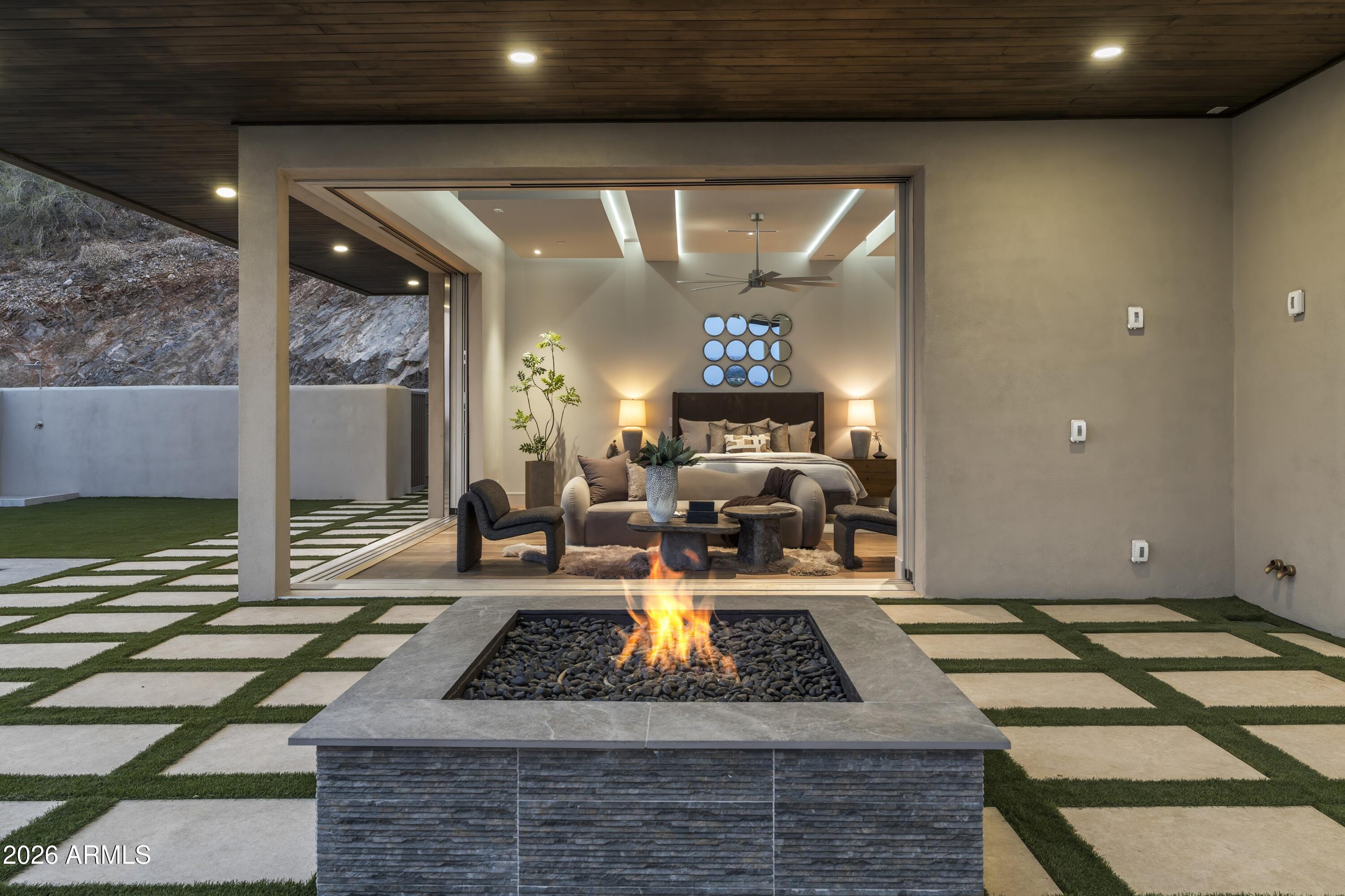 6800 N 39TH Place