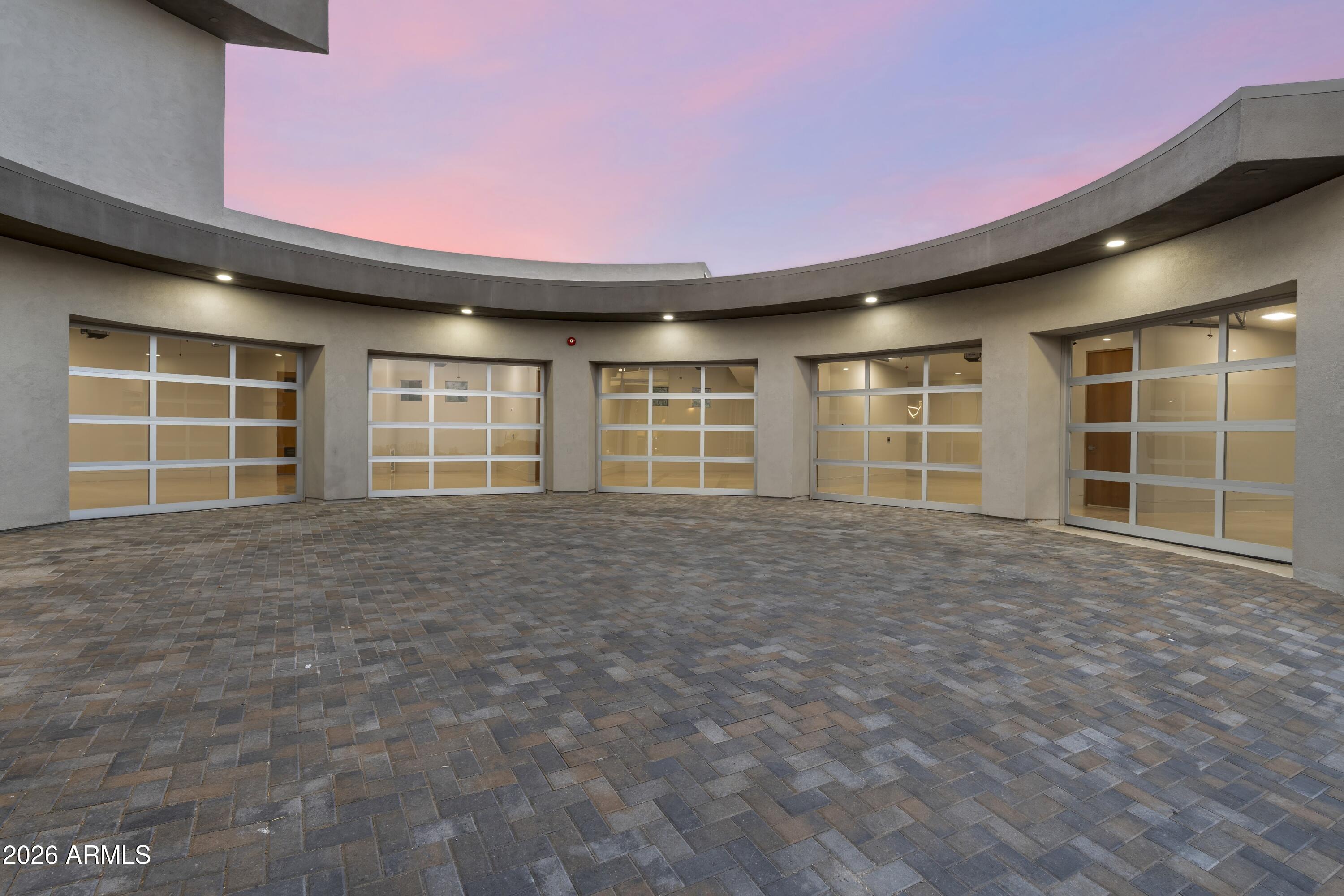 6800 N 39TH Place