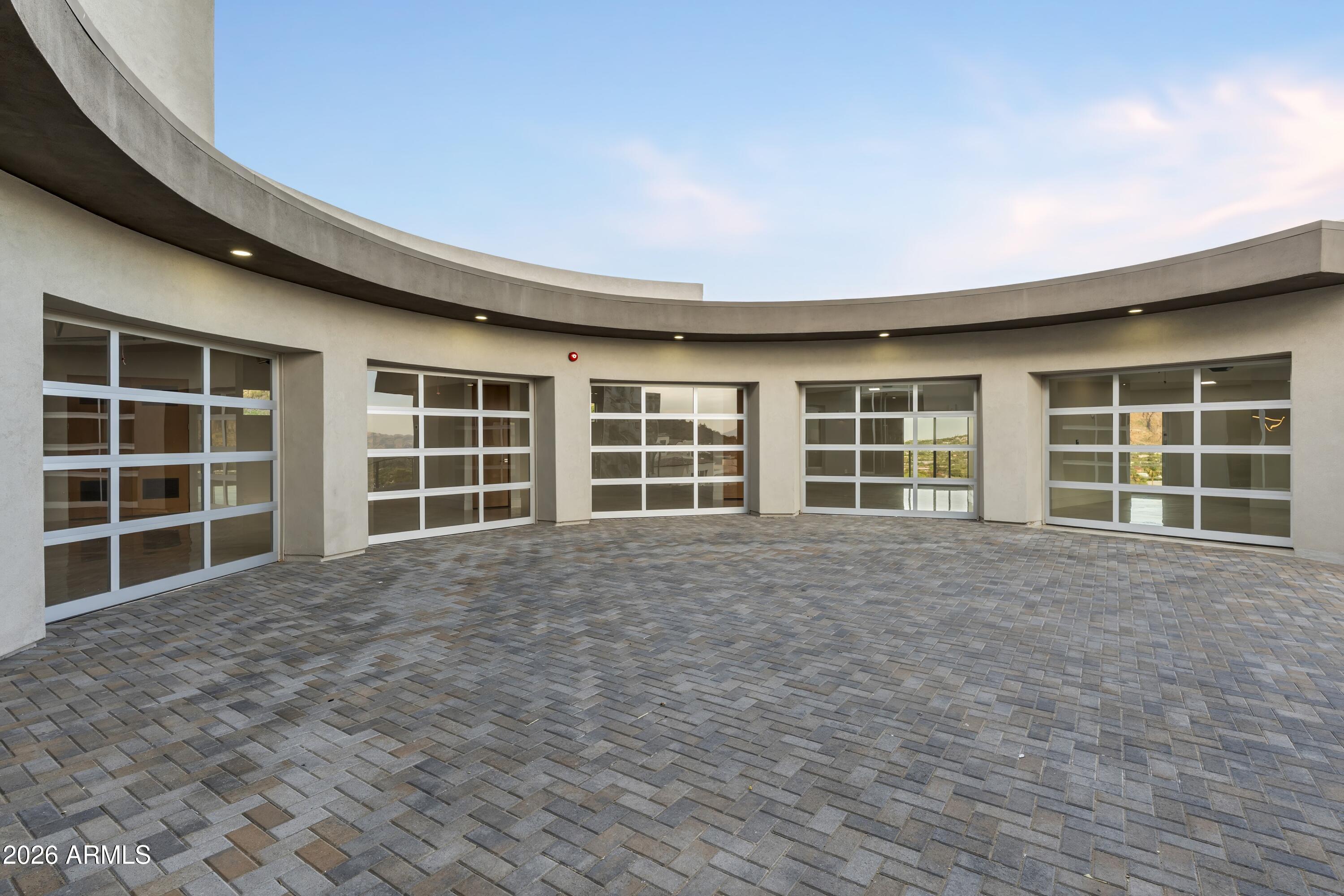 6800 N 39TH Place