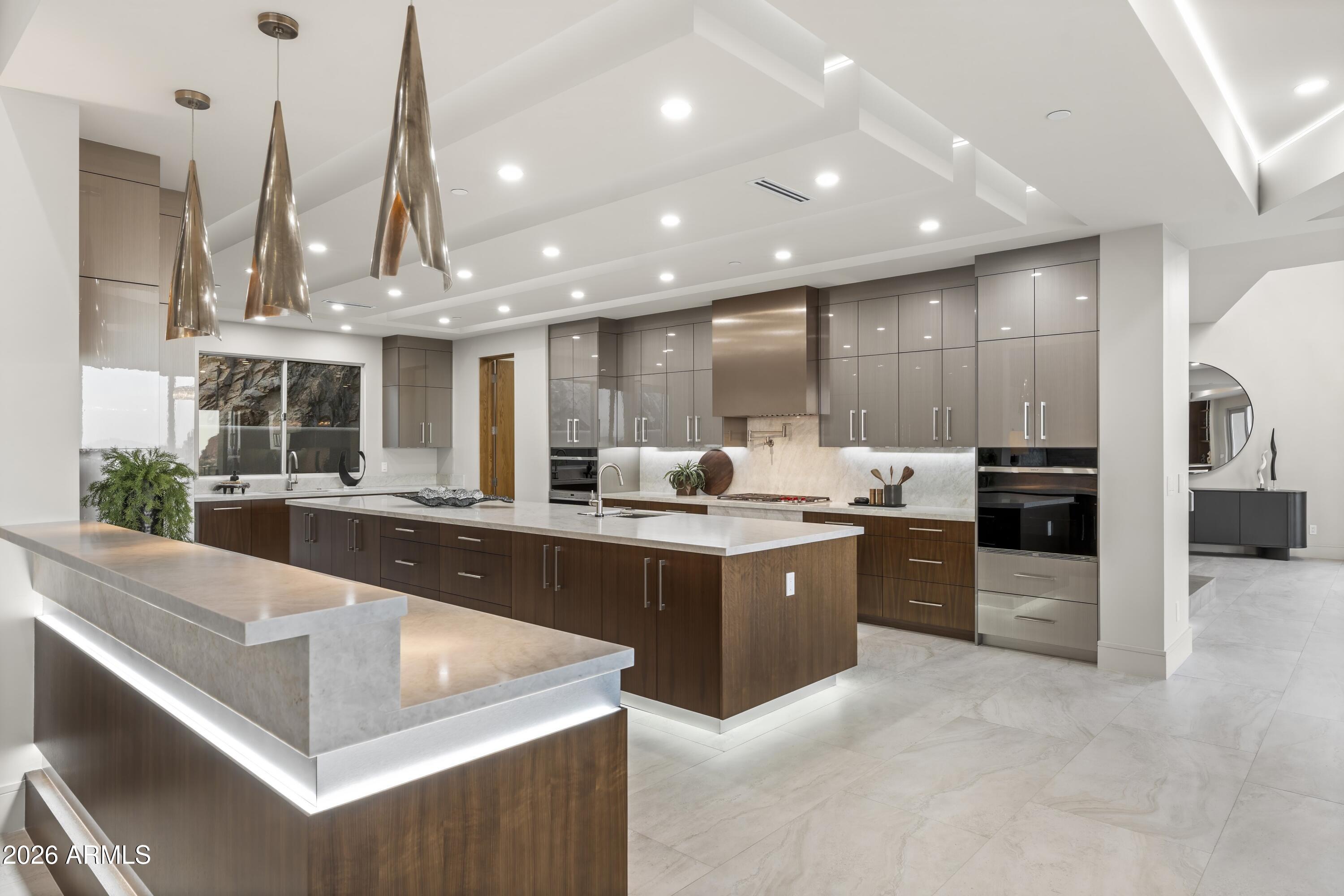 6800 N 39TH Place