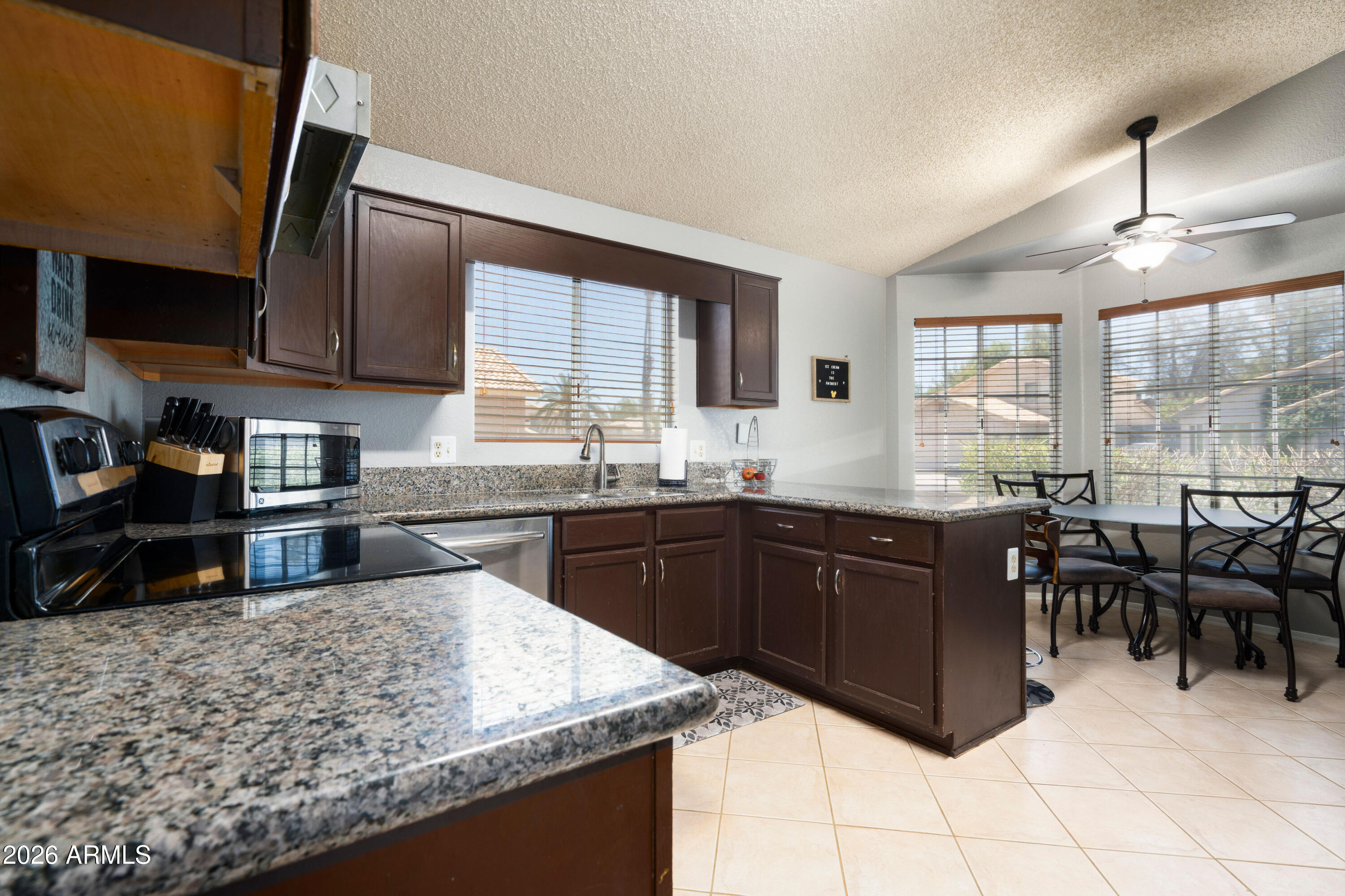 3022 E TOPEKA Drive