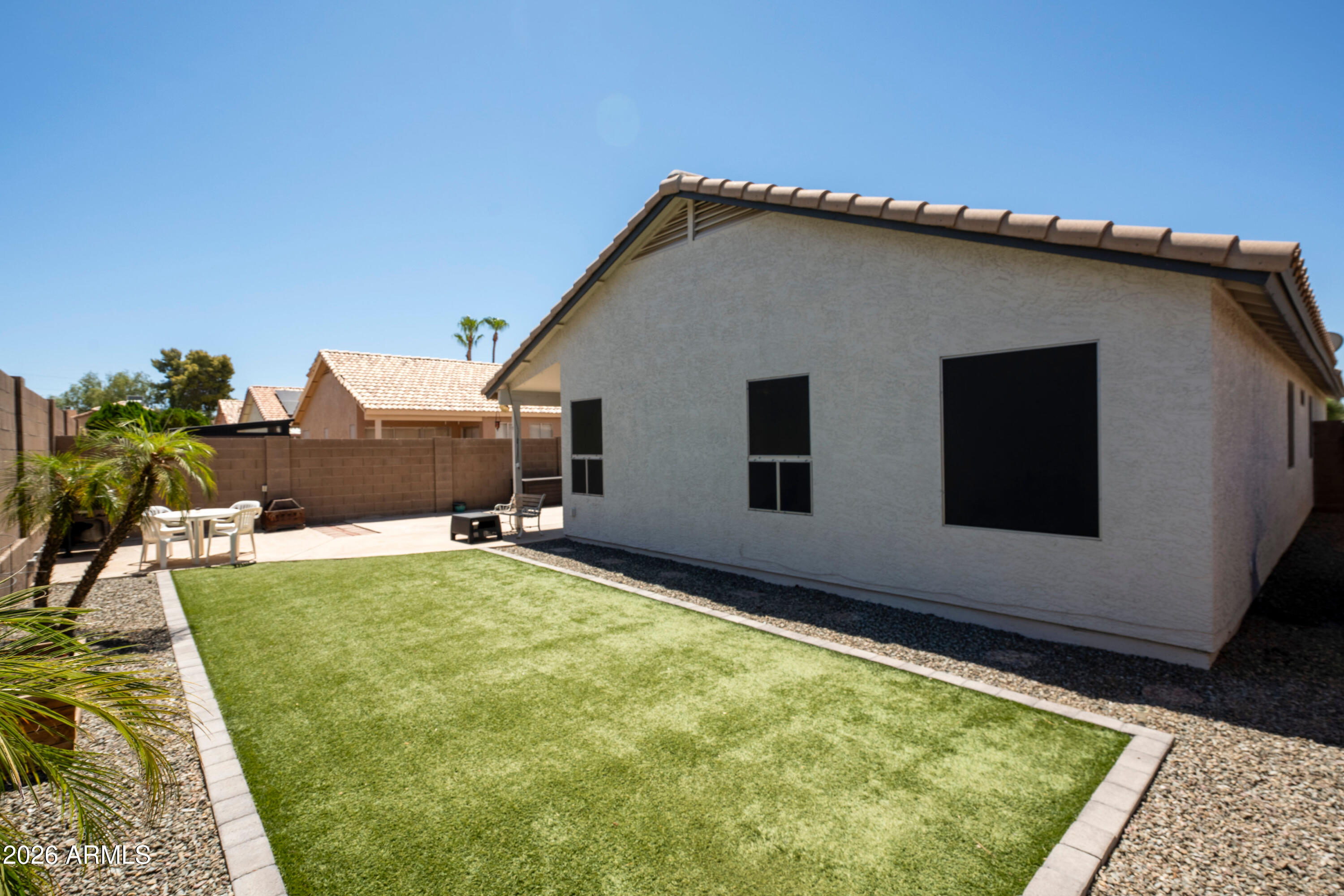 3022 E TOPEKA Drive
