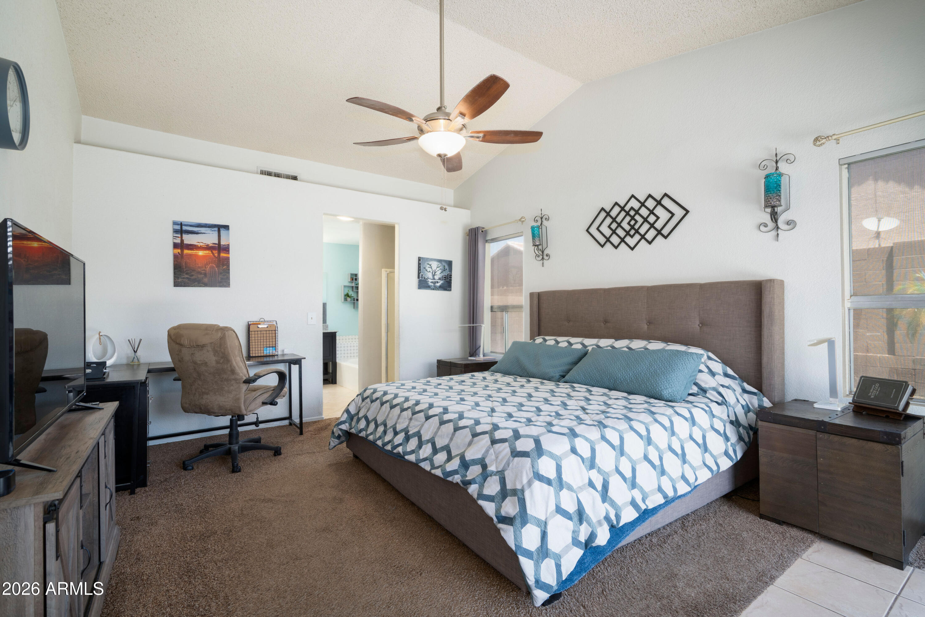 3022 E TOPEKA Drive