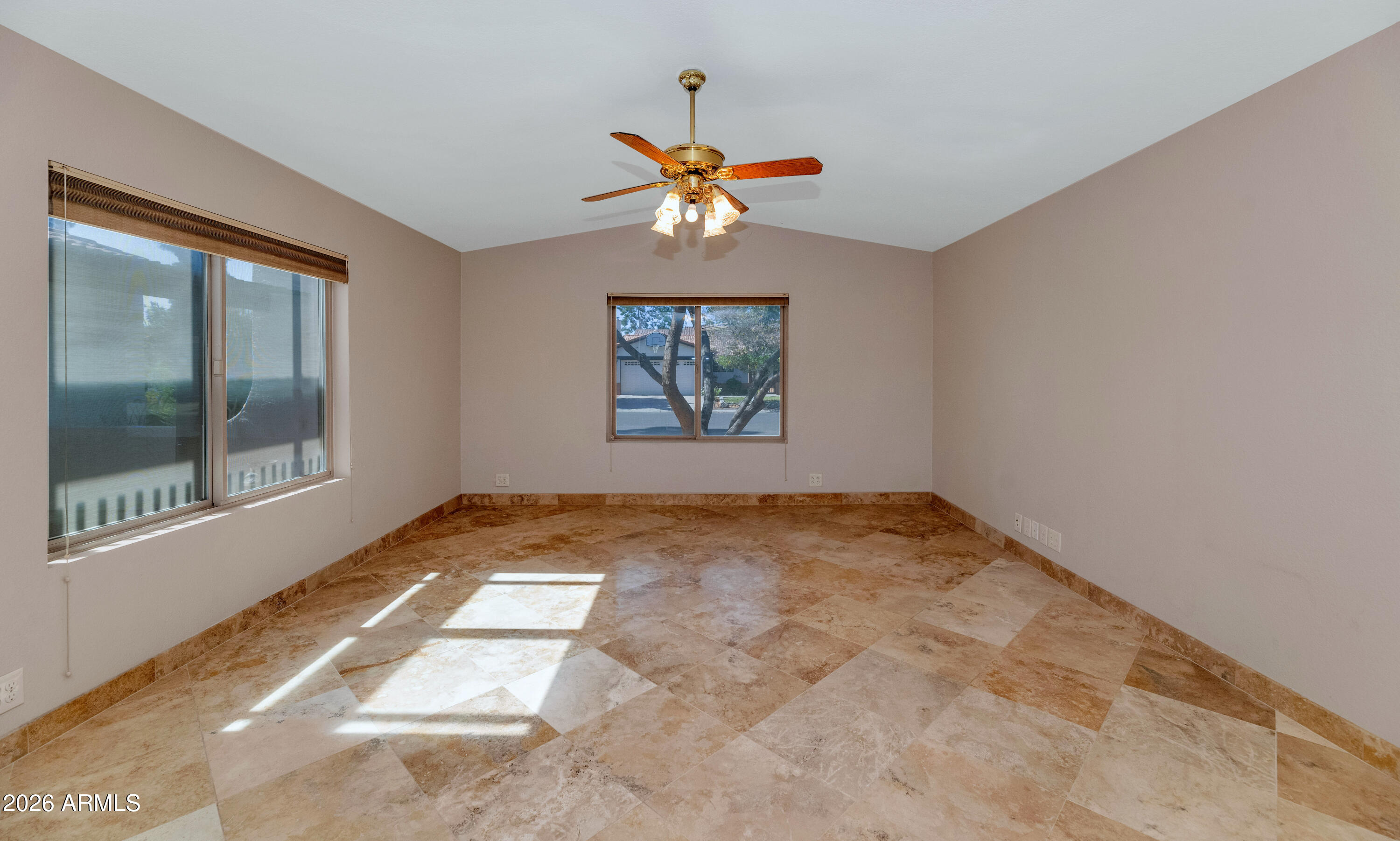 1536 E EDGEWATER Drive