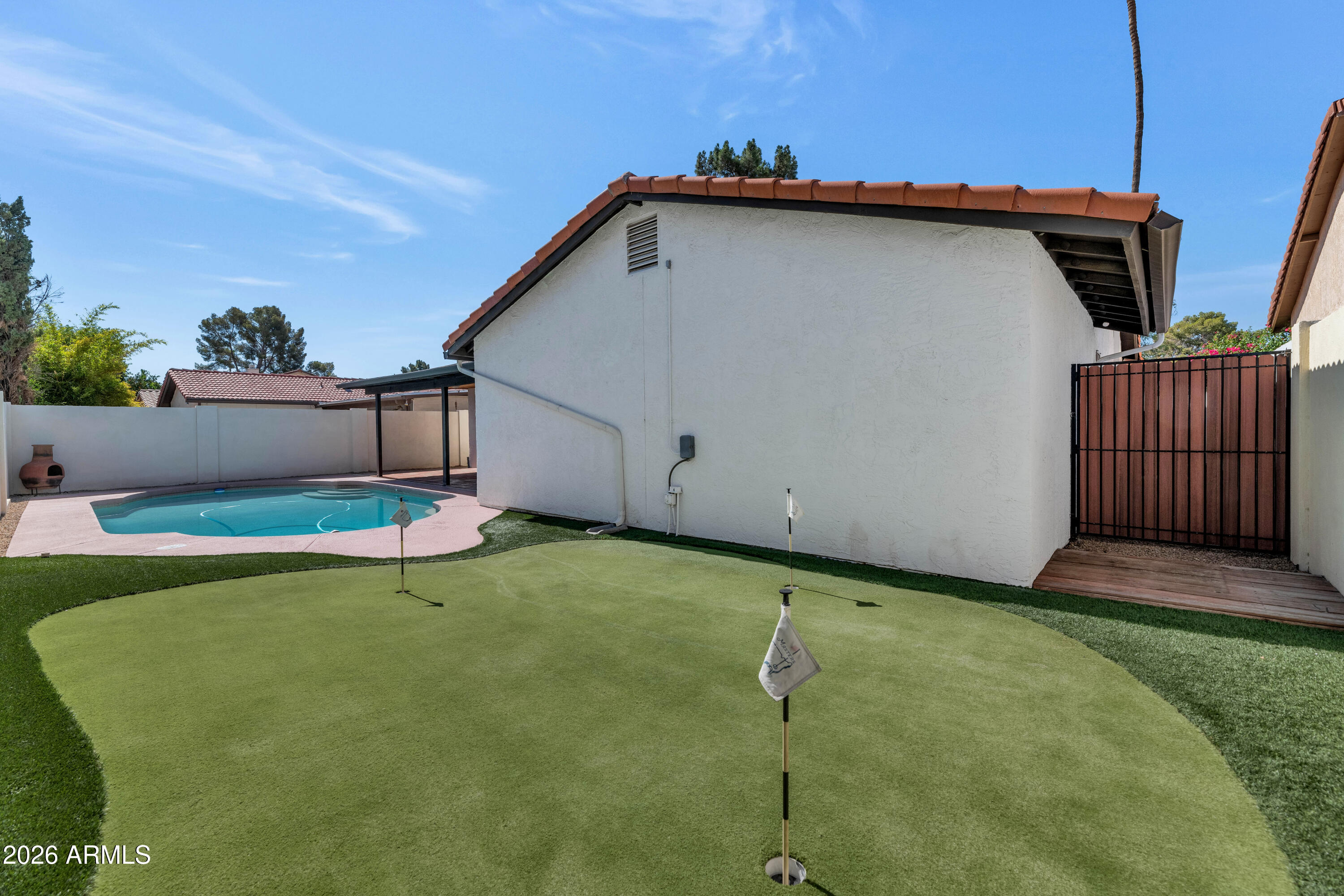 1536 E EDGEWATER Drive