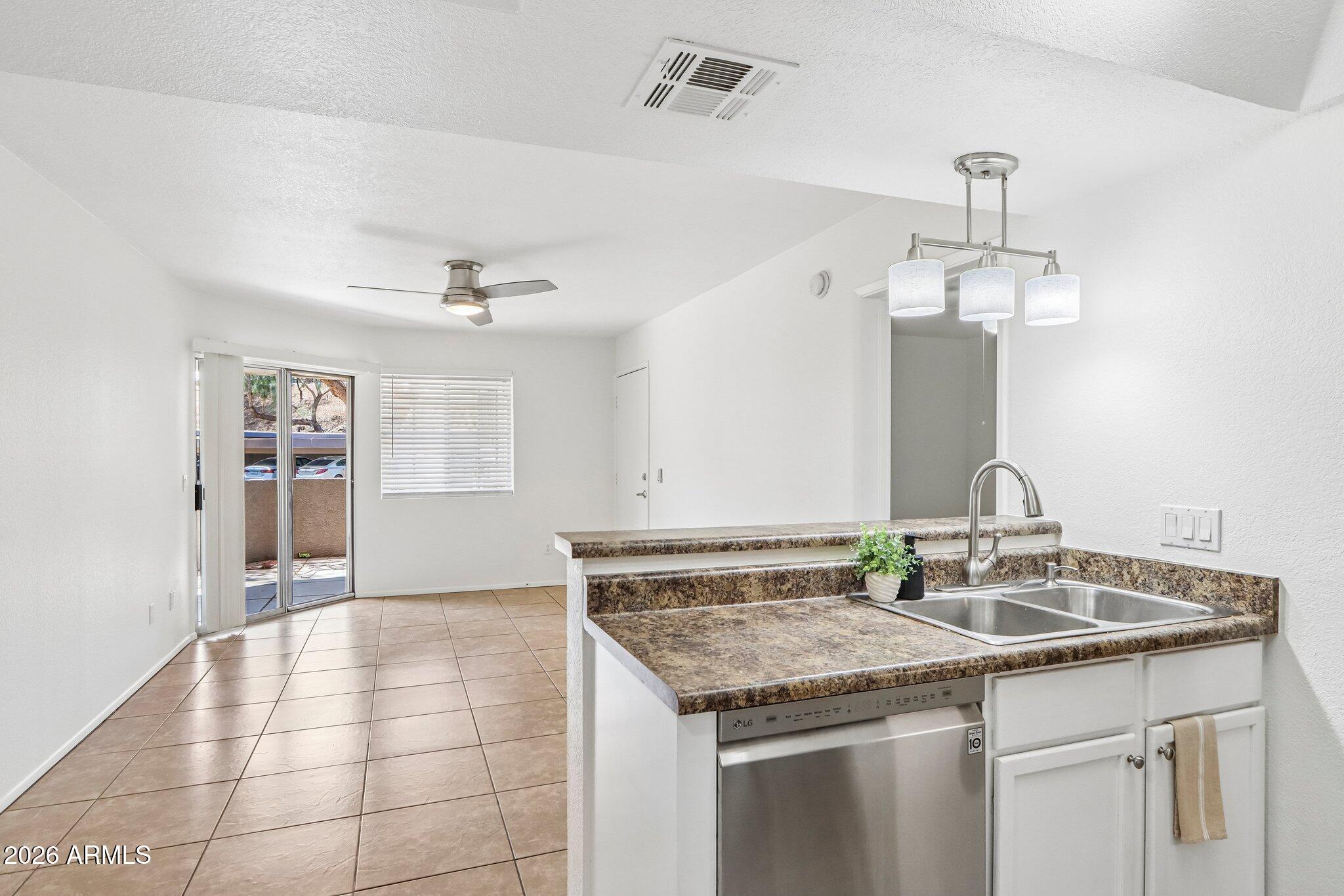 1720 E THUNDERBIRD Road 1086
