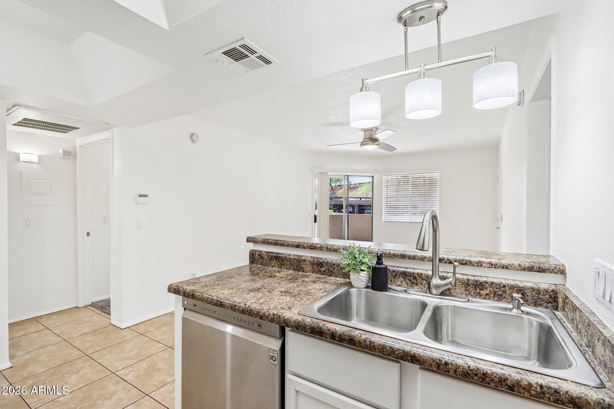 1720 E THUNDERBIRD Road 1086