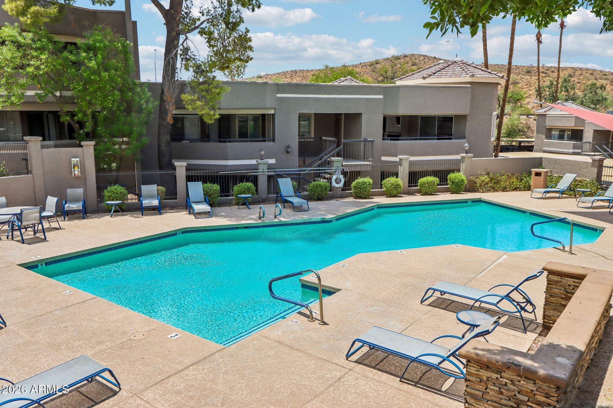 1720 E THUNDERBIRD Road 1086