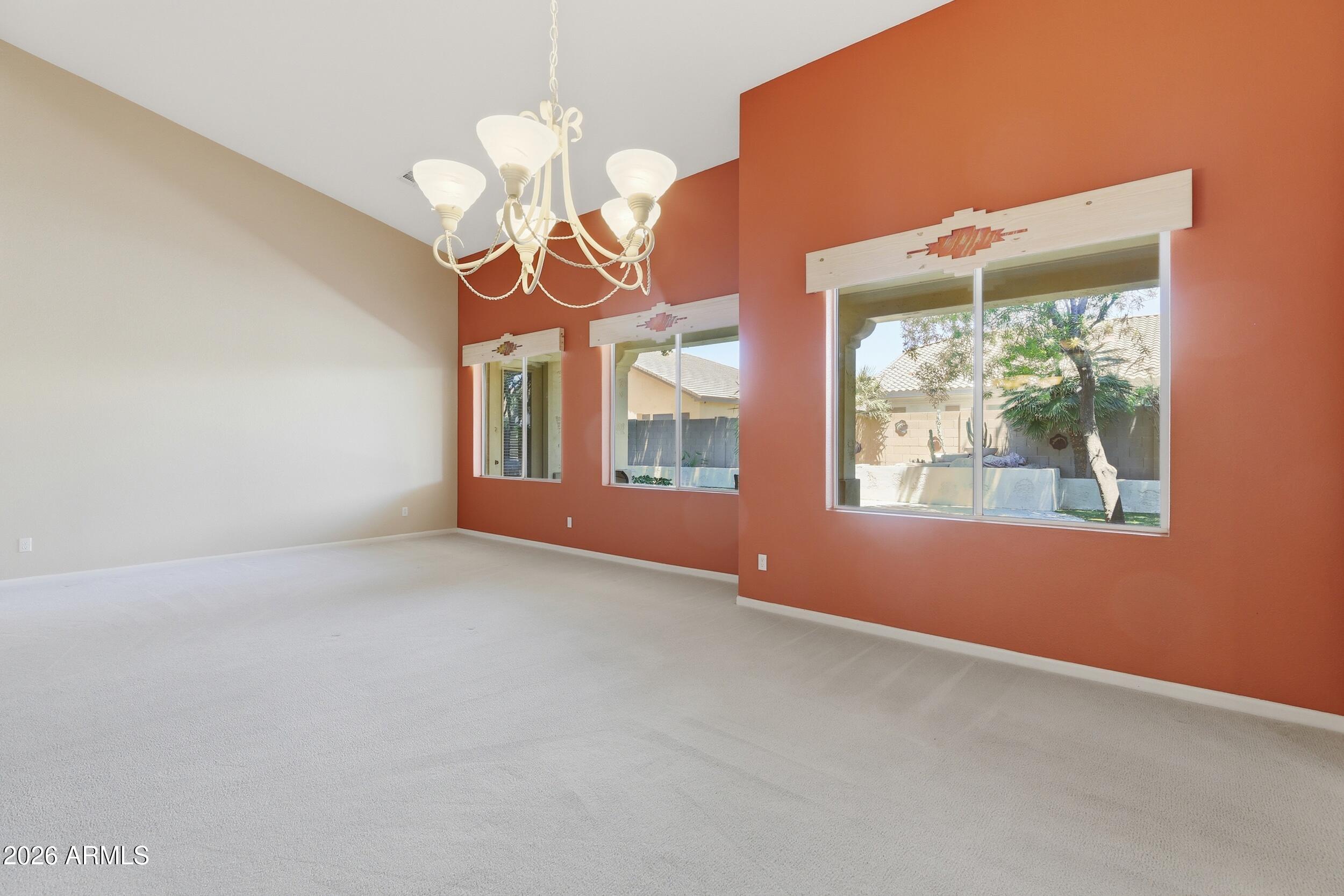8056 W LOUISE Drive