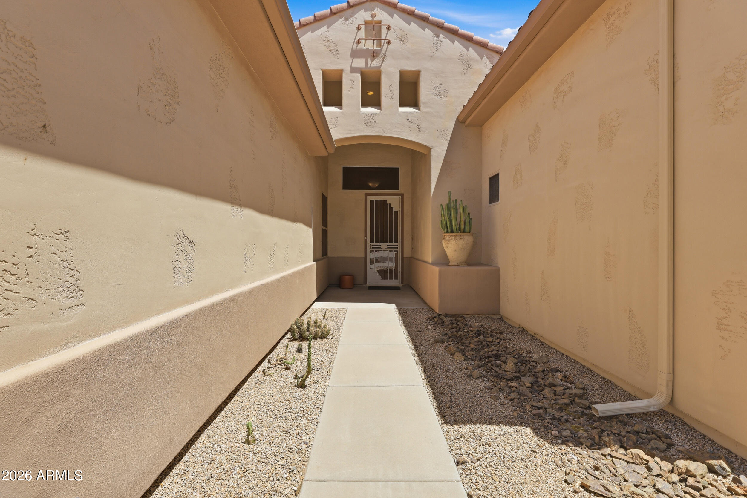 8056 W LOUISE Drive