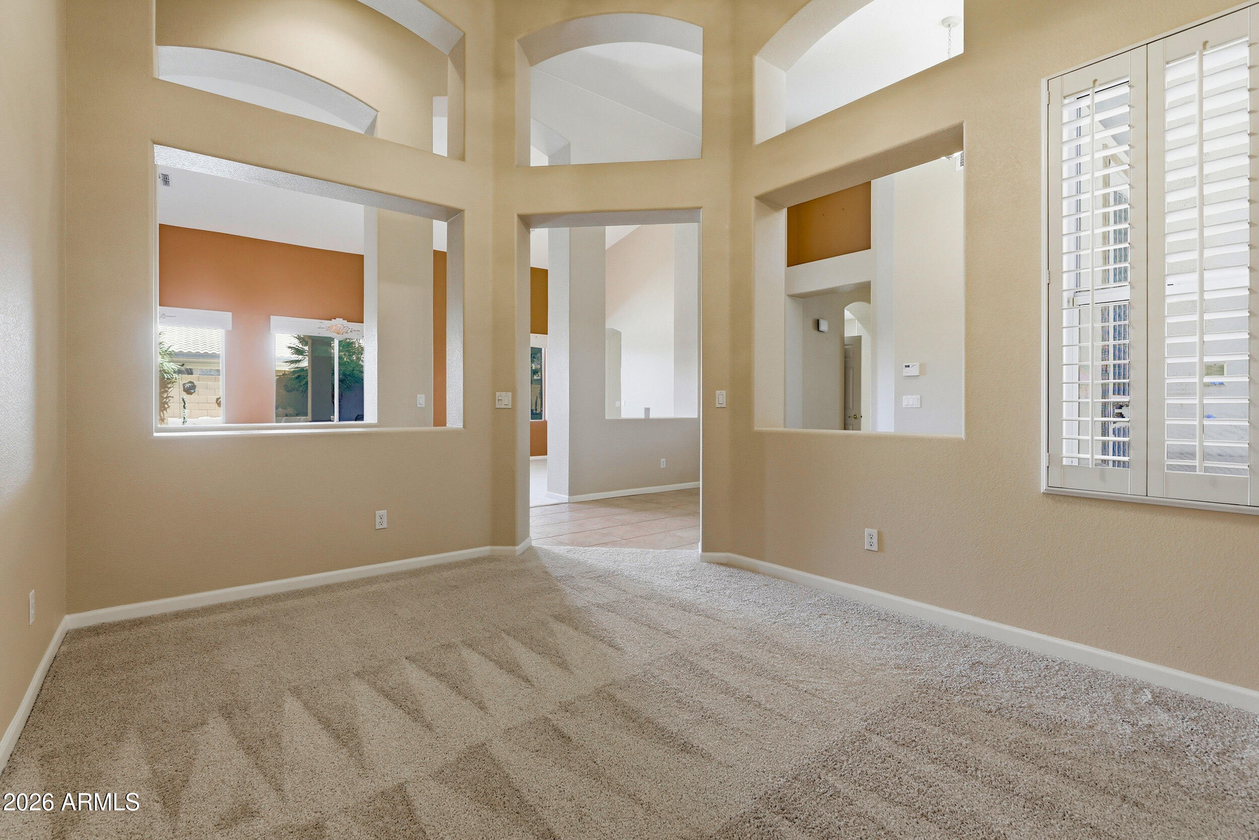 8056 W LOUISE Drive