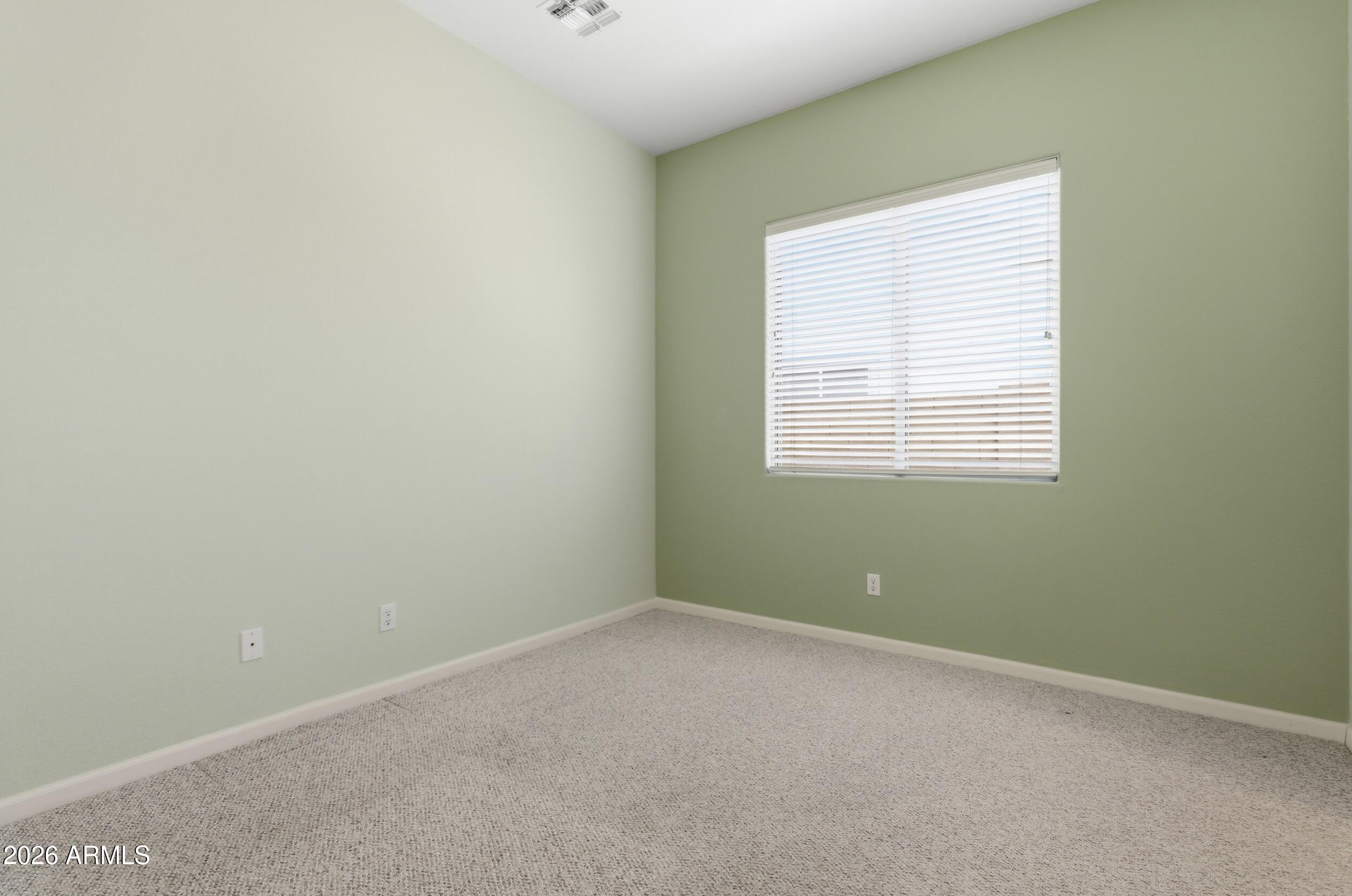 8056 W LOUISE Drive