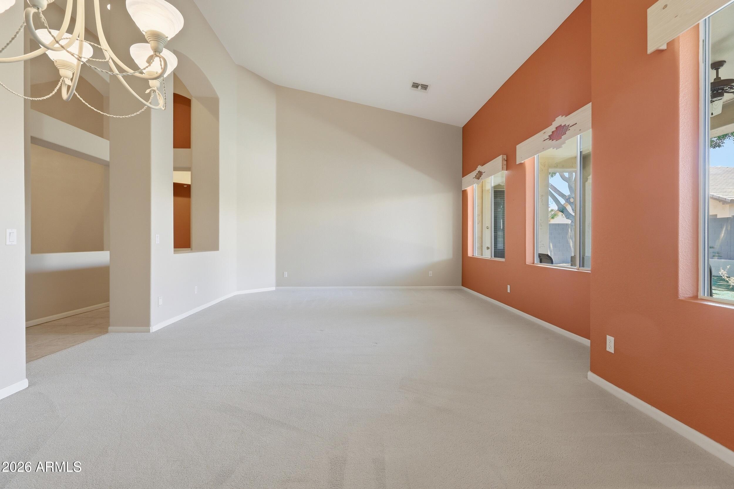 8056 W LOUISE Drive