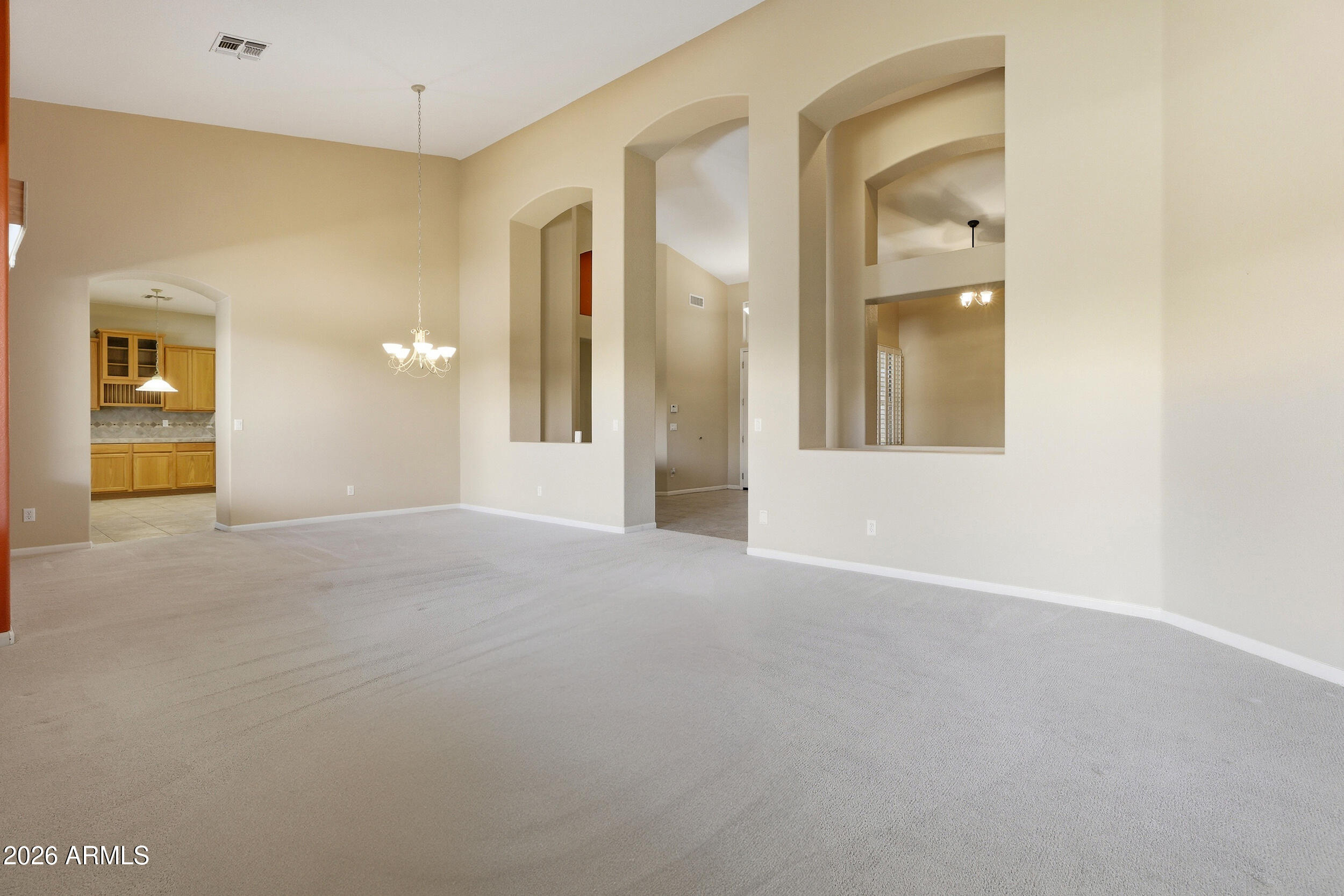 8056 W LOUISE Drive
