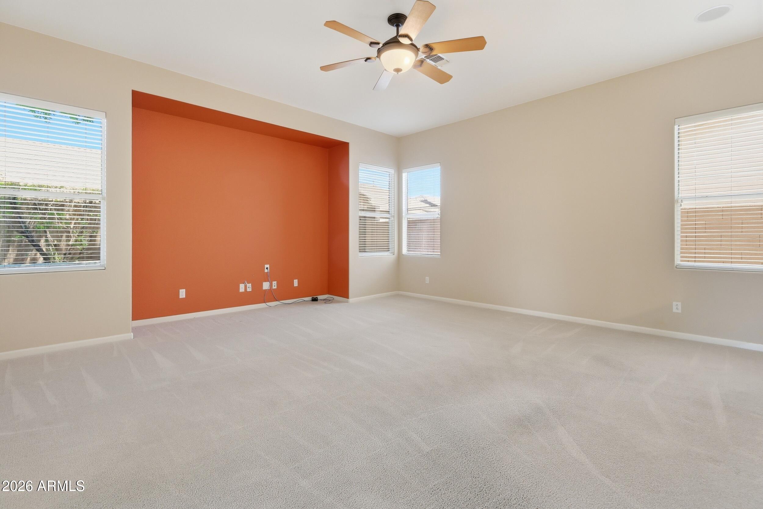 8056 W LOUISE Drive