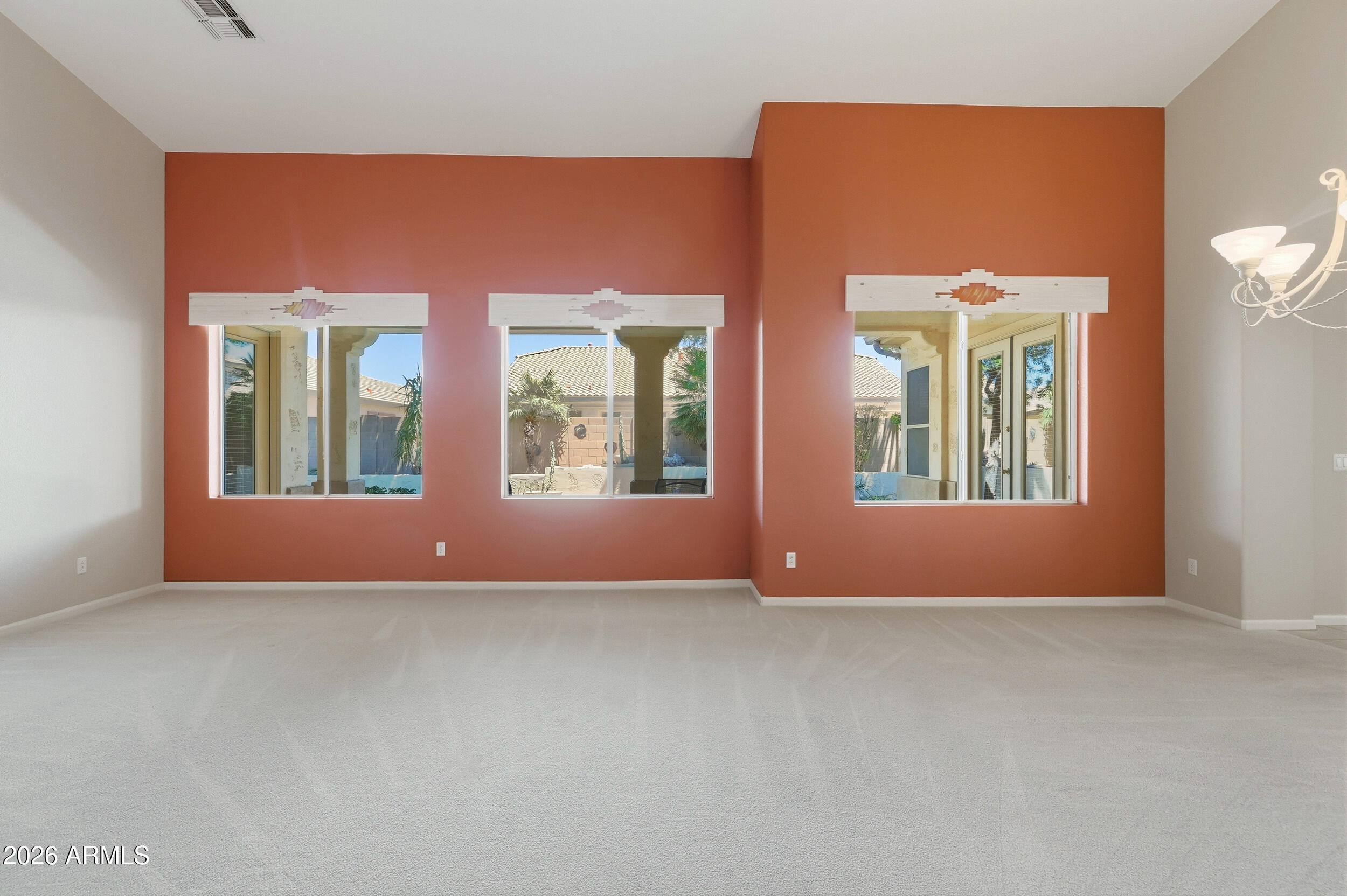8056 W LOUISE Drive