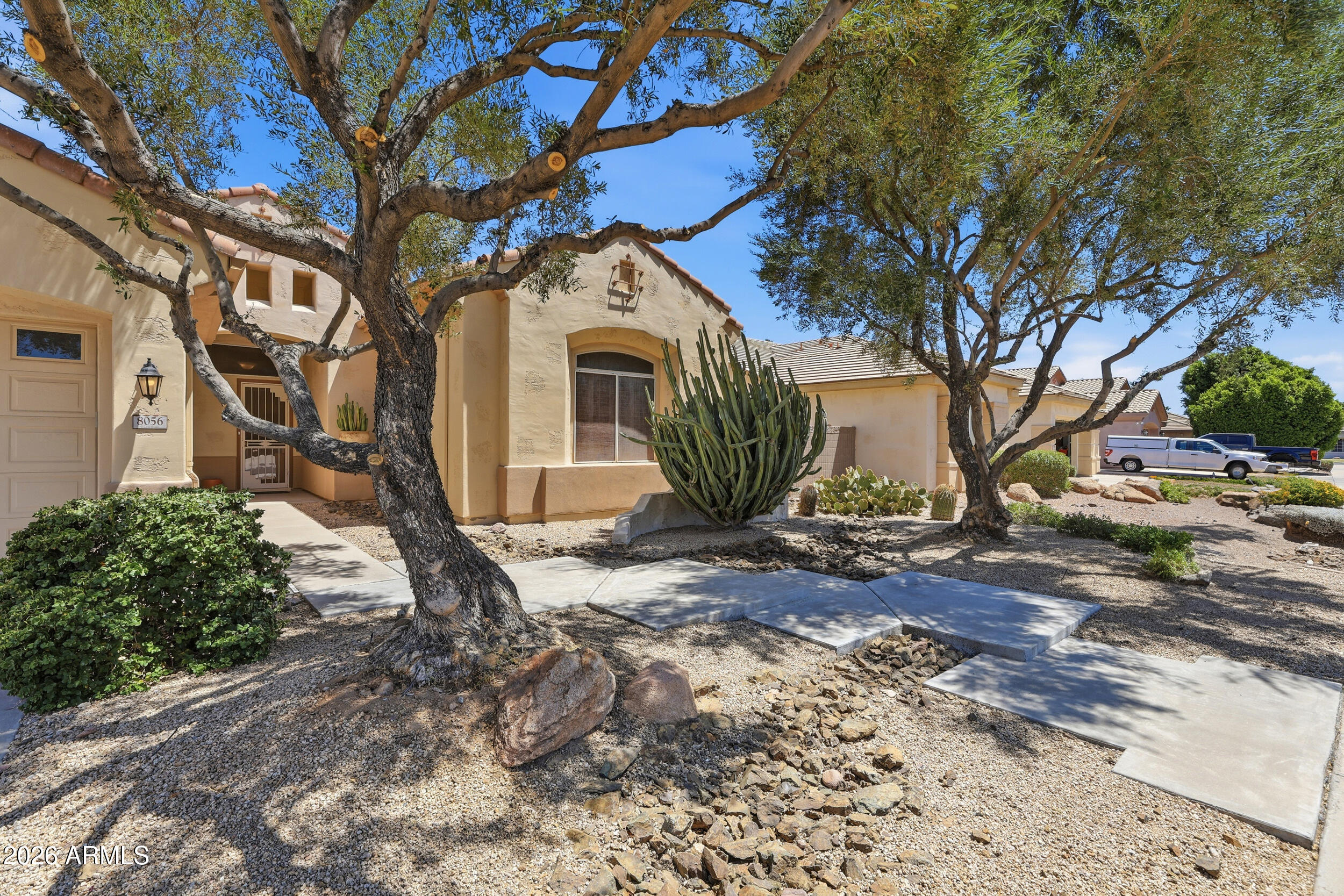 8056 W LOUISE Drive