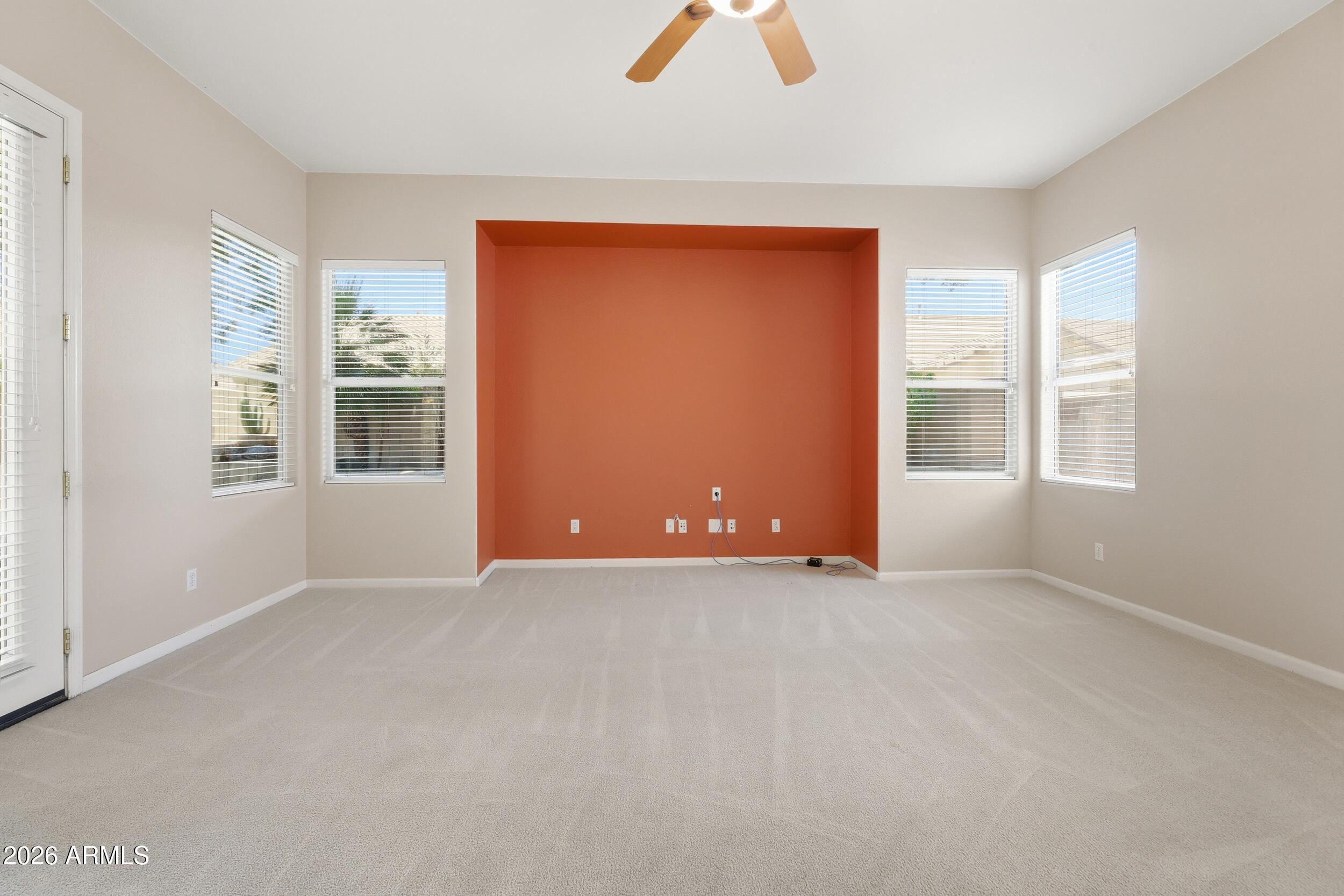 8056 W LOUISE Drive