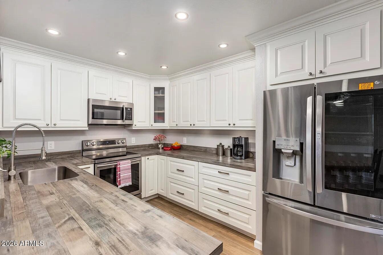 5402 E Windsor Avenue Unit 17