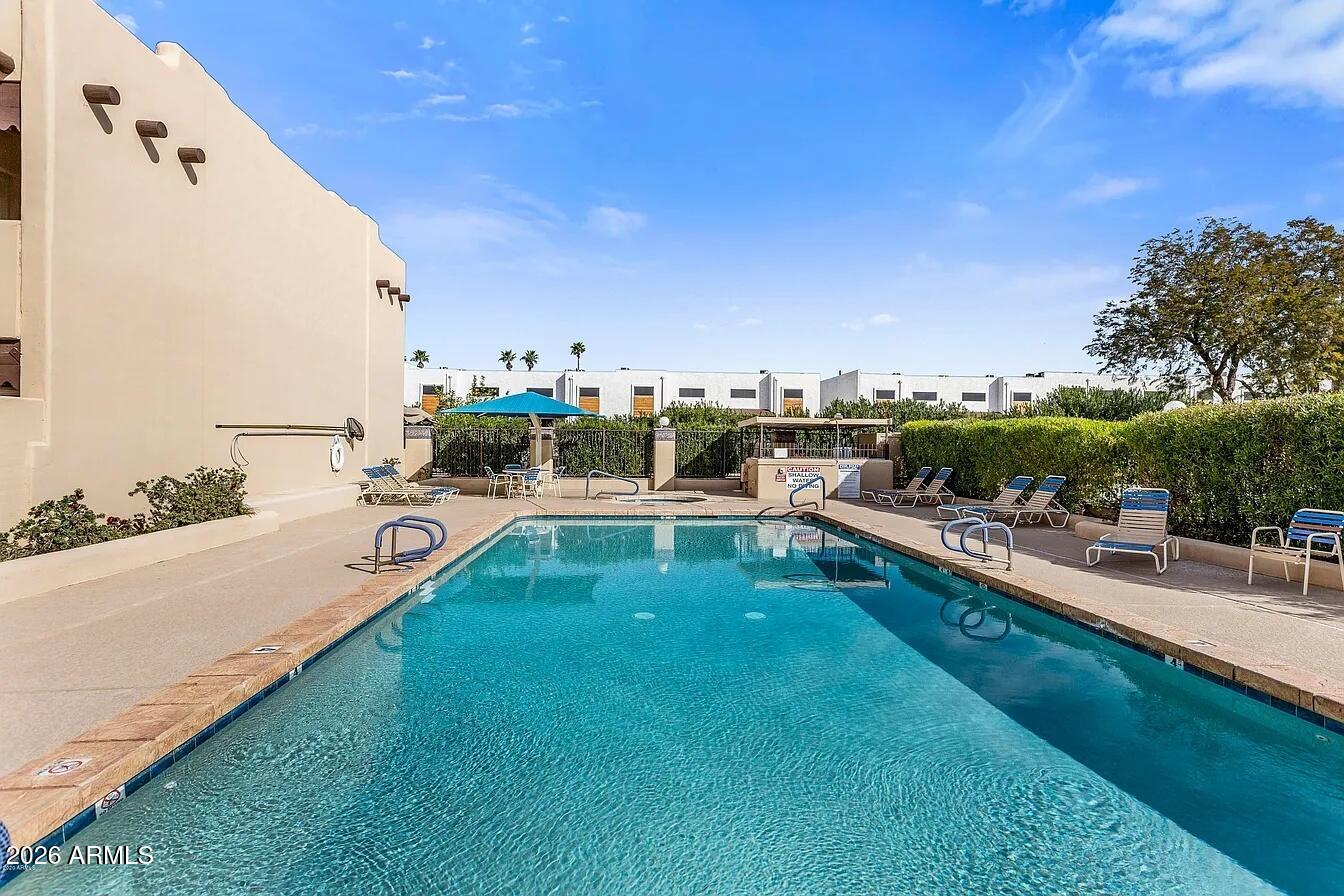 5402 E Windsor Avenue Unit 17