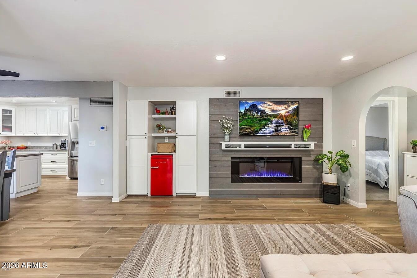 5402 E Windsor Avenue Unit 17