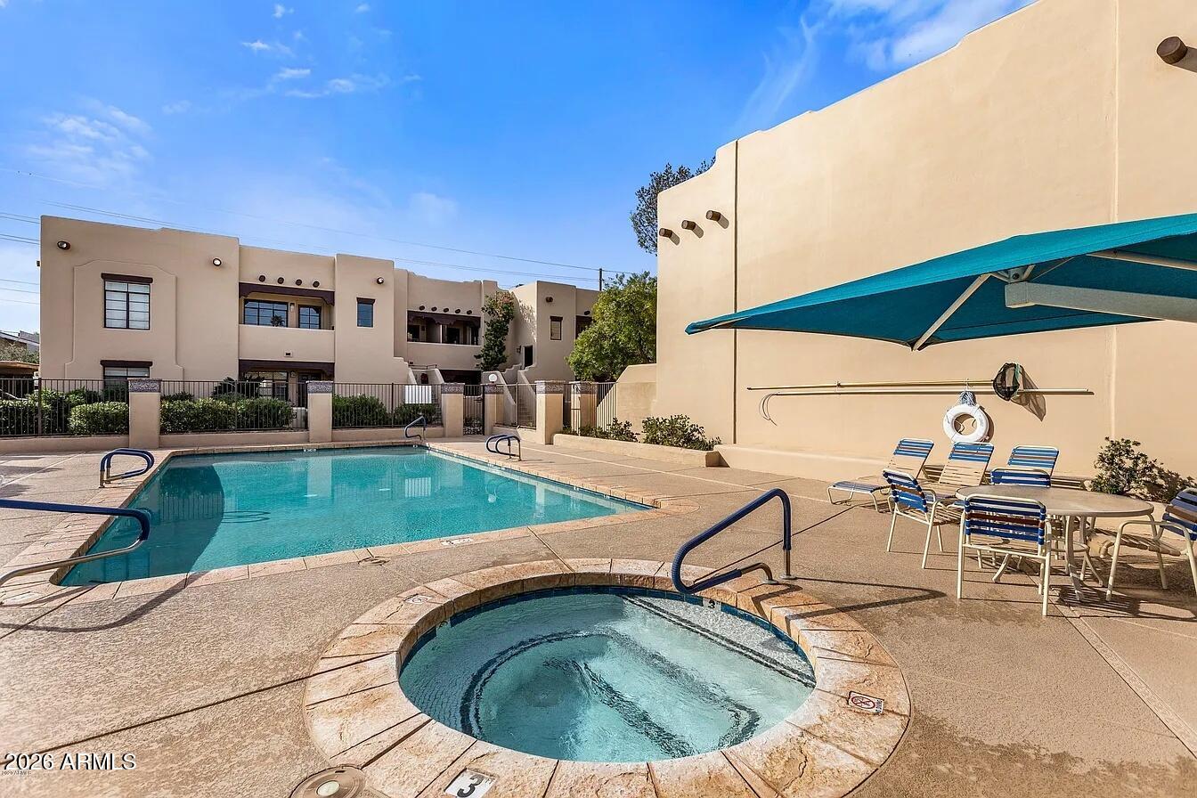 5402 E Windsor Avenue Unit 17