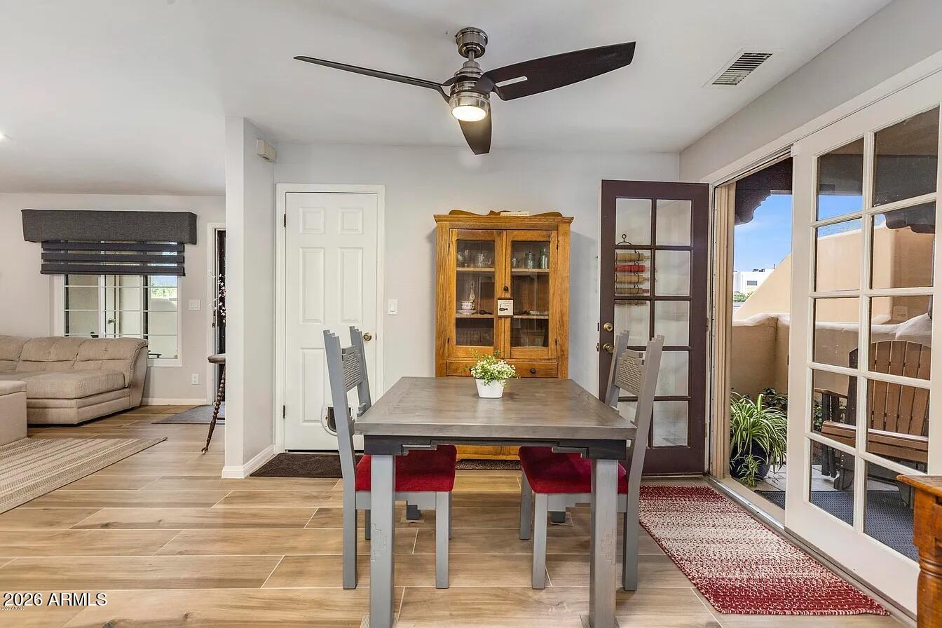 5402 E Windsor Avenue Unit 17