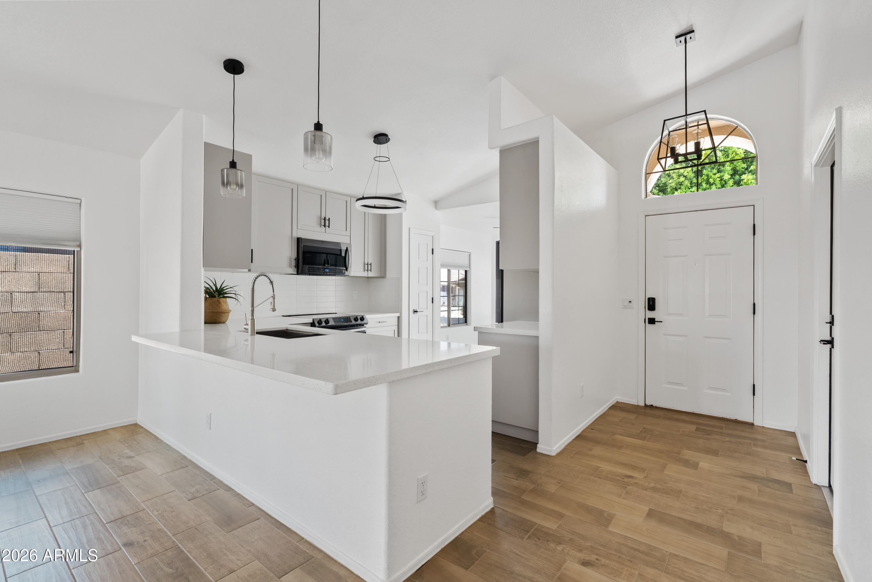 6536 W DESERT HOLLOW Drive
