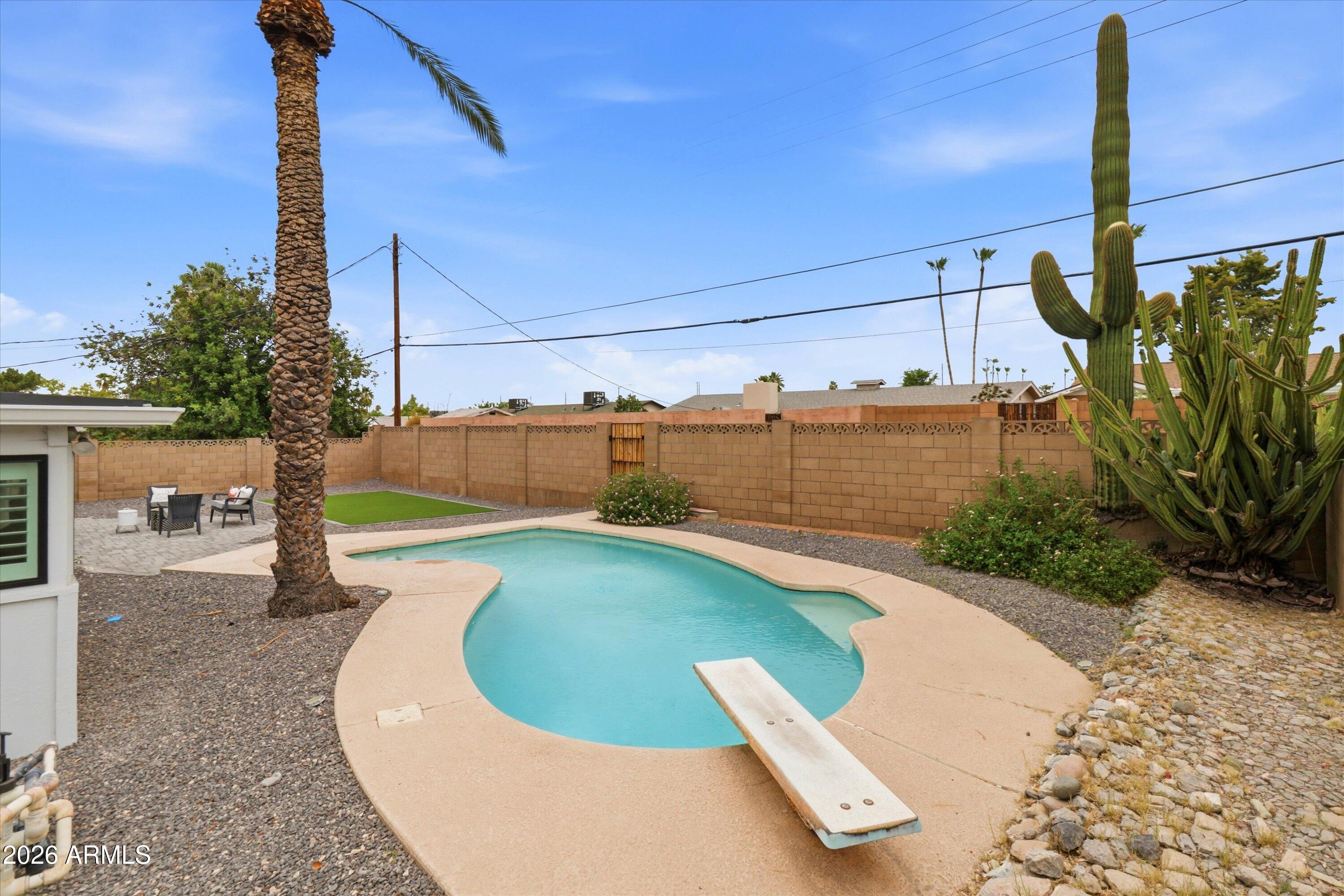 1708 E MCLELLAN Boulevard