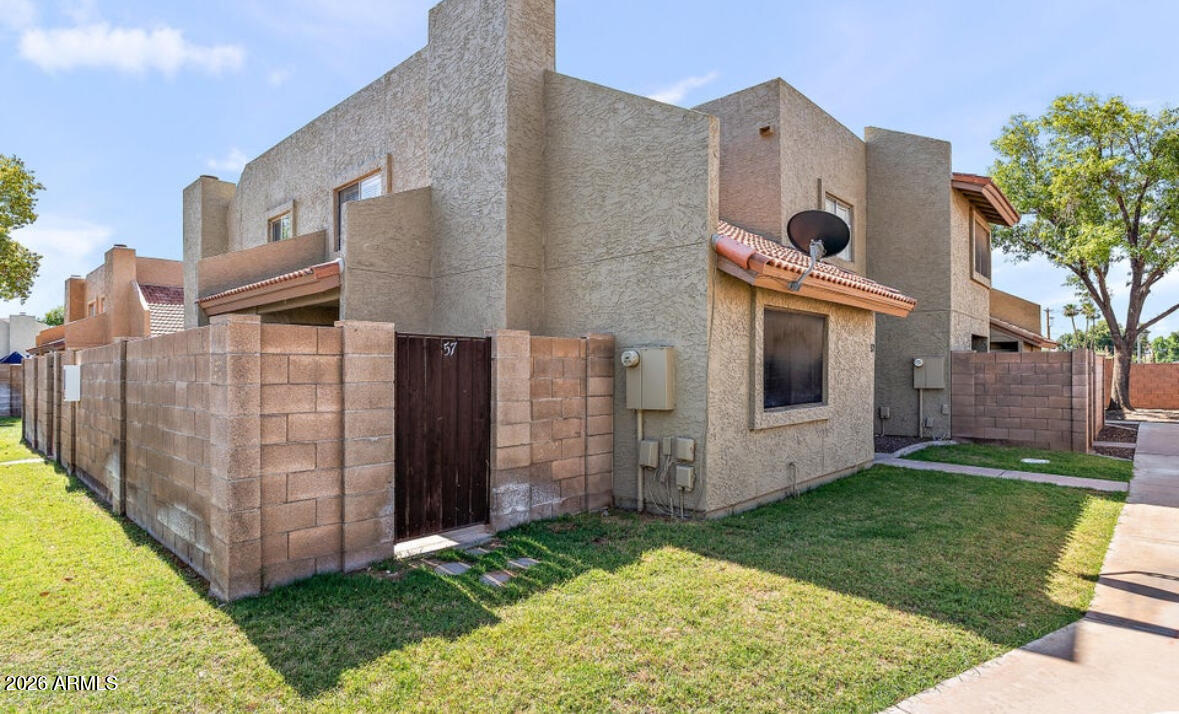 222 W BROWN Road 57